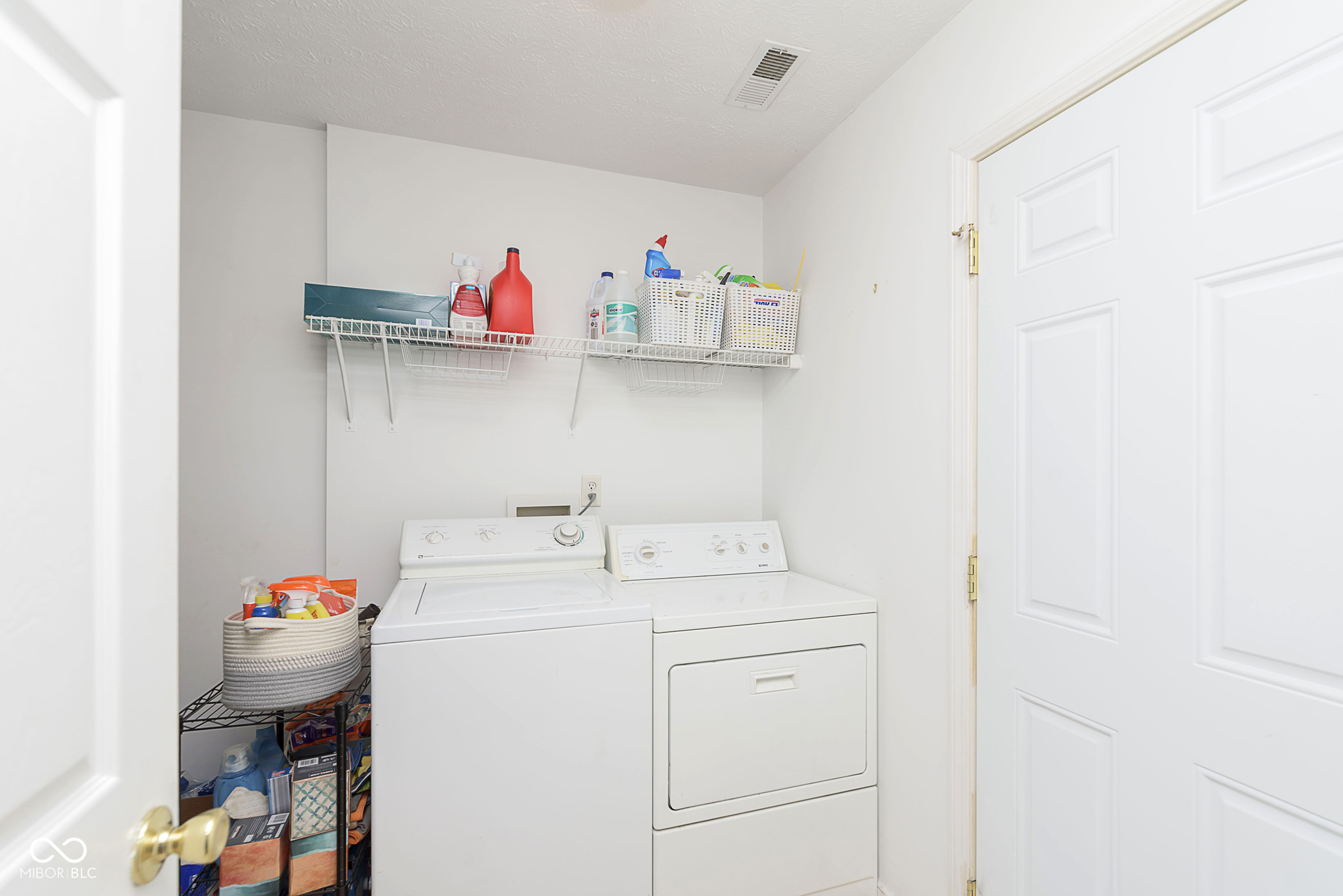 5905 Lost Oaks Drive