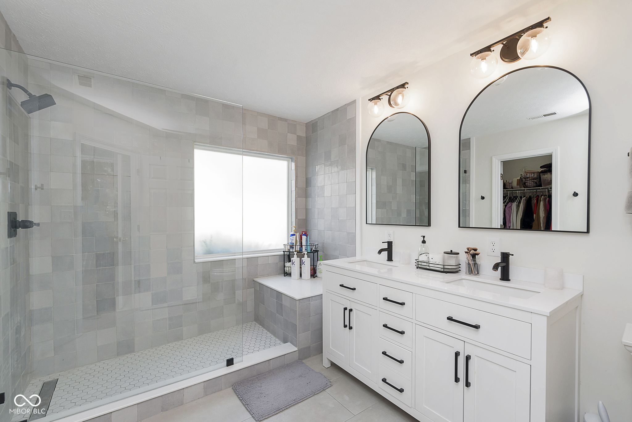 5905 Lost Oaks Drive