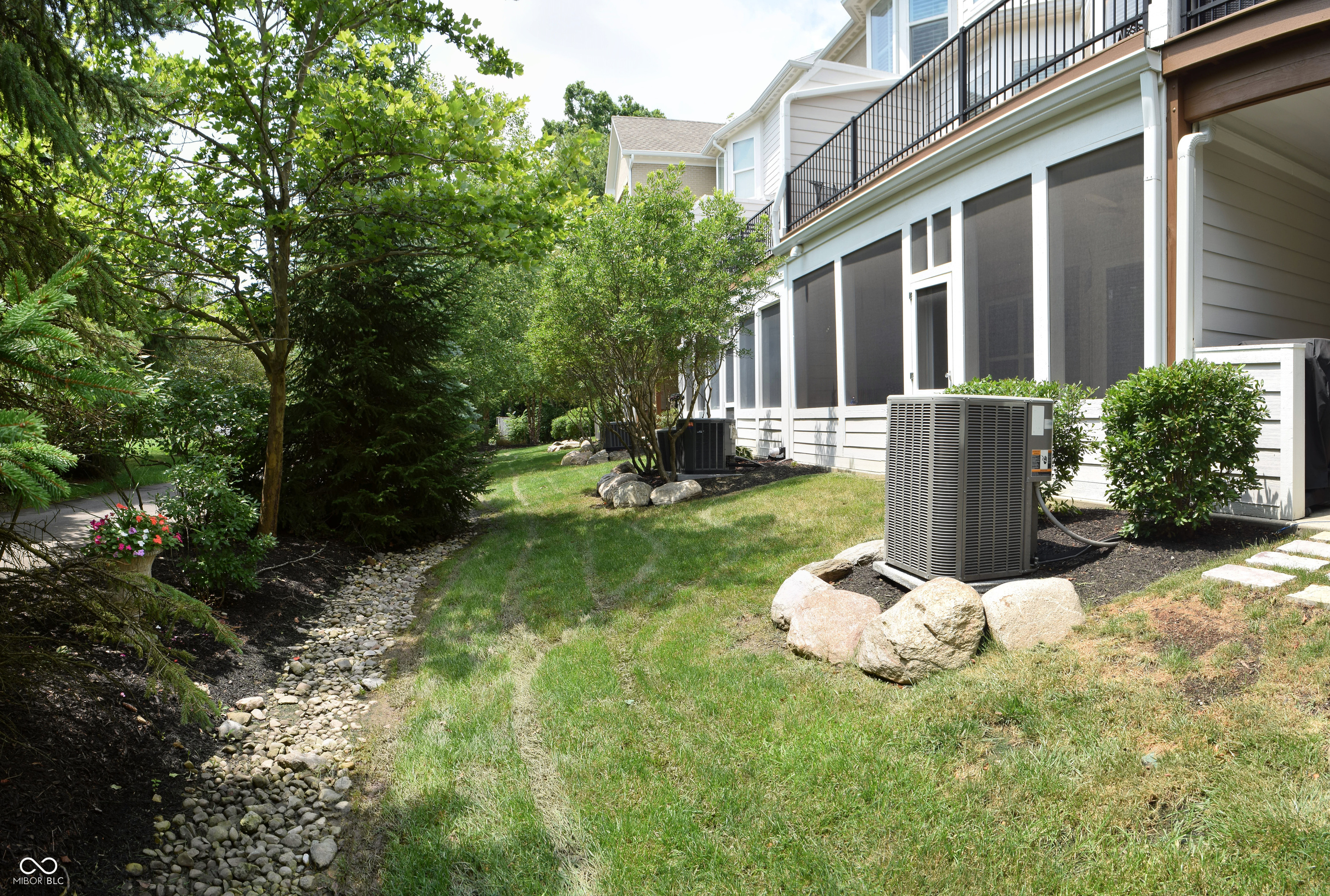 621 Greenford Trail W