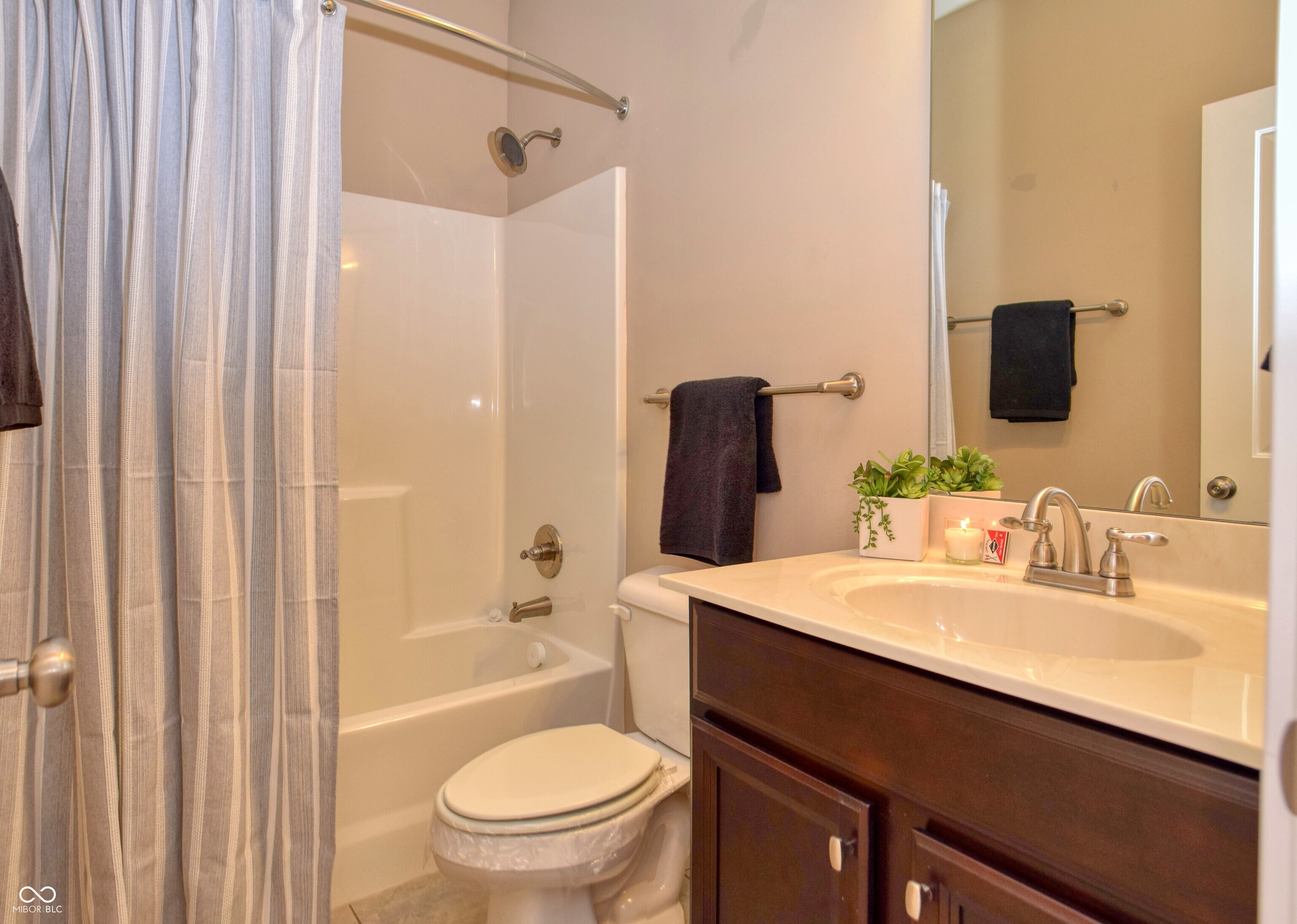 621 Greenford Trail W