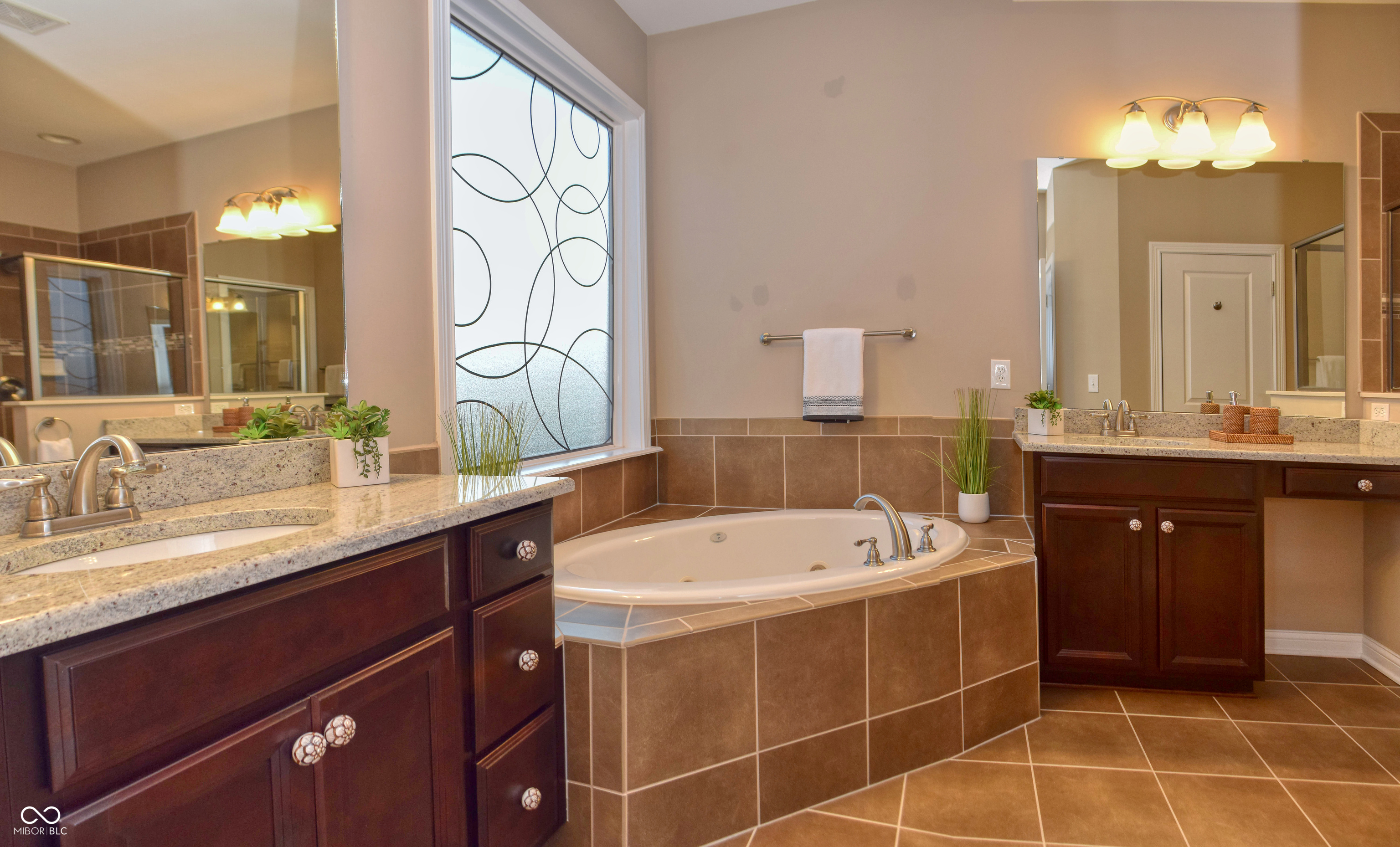 621 Greenford Trail W