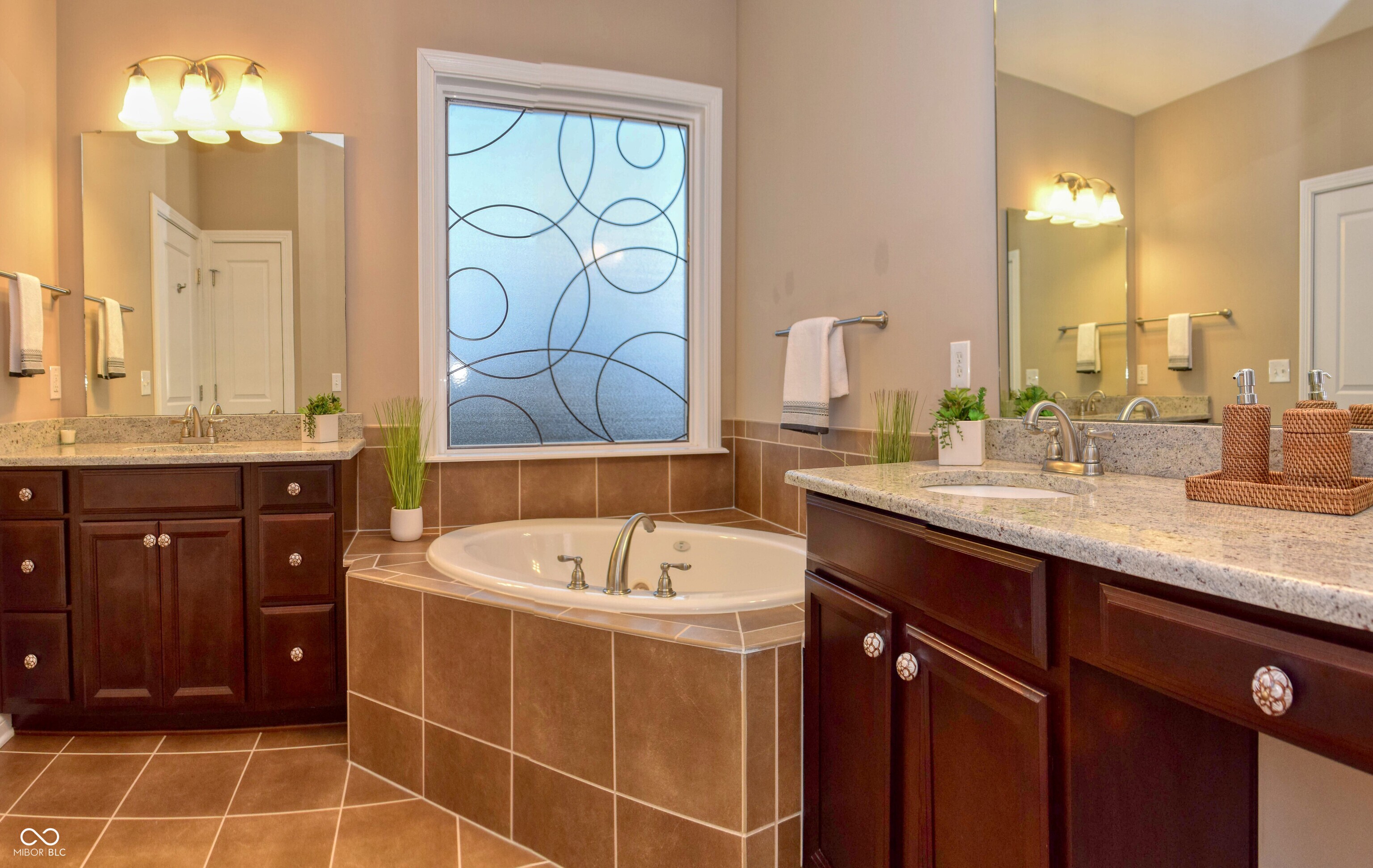 621 Greenford Trail W