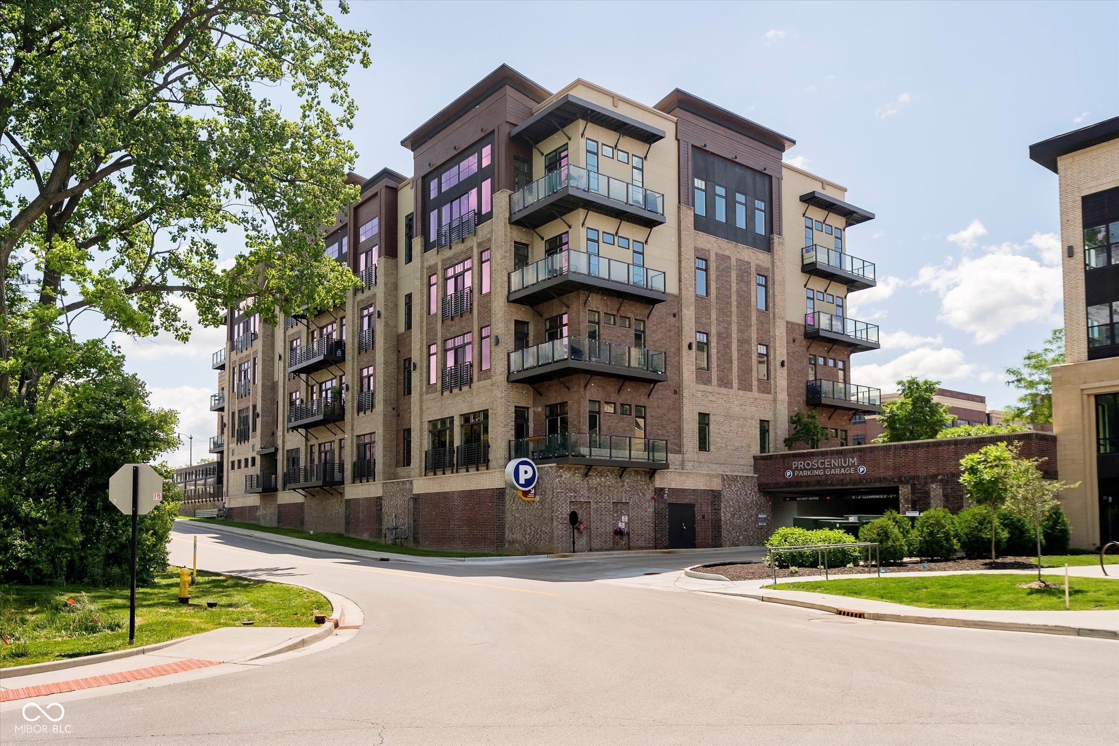 15 W Executive Drive Unit: 104