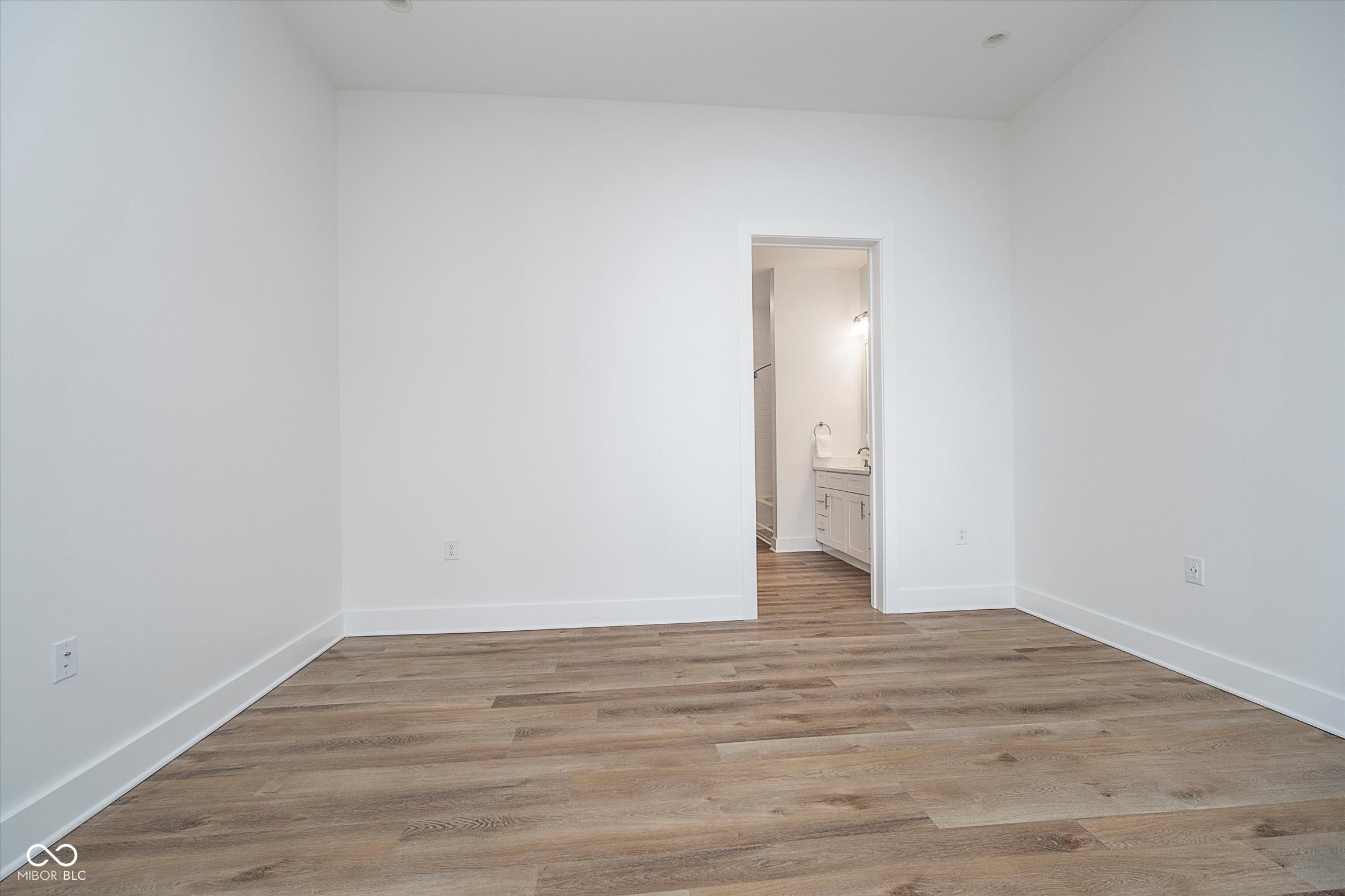 15 W Executive Drive Unit: 104