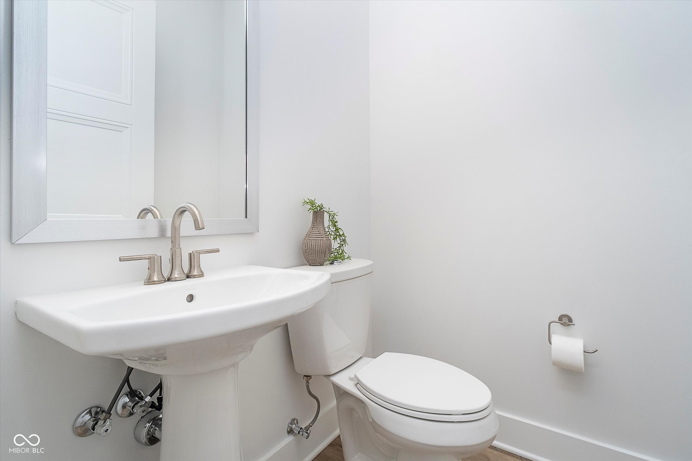 15 W Executive Drive Unit: 104