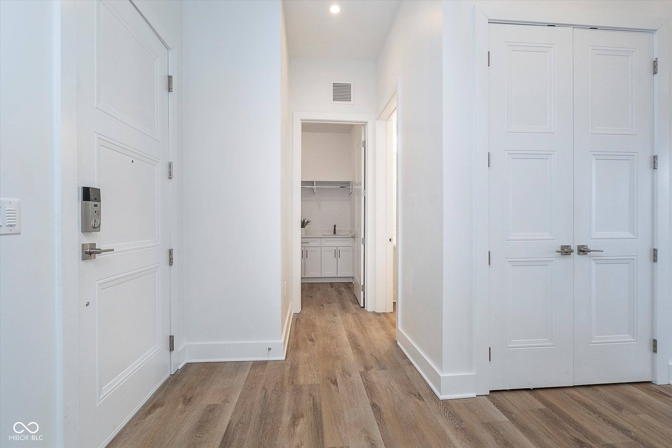 15 W Executive Drive Unit: 104