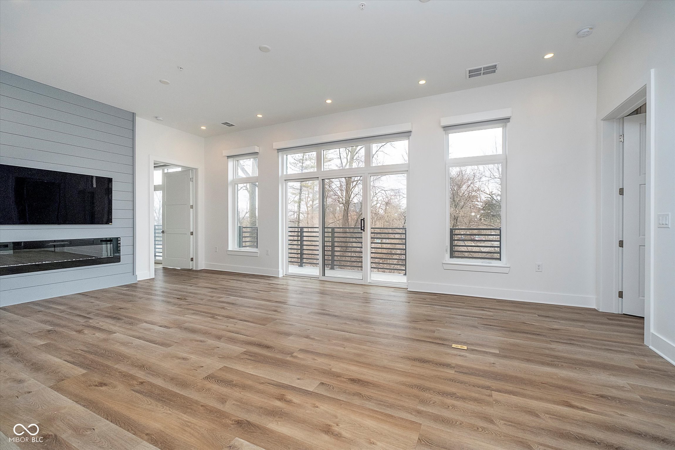 15 W Executive Drive Unit: 104