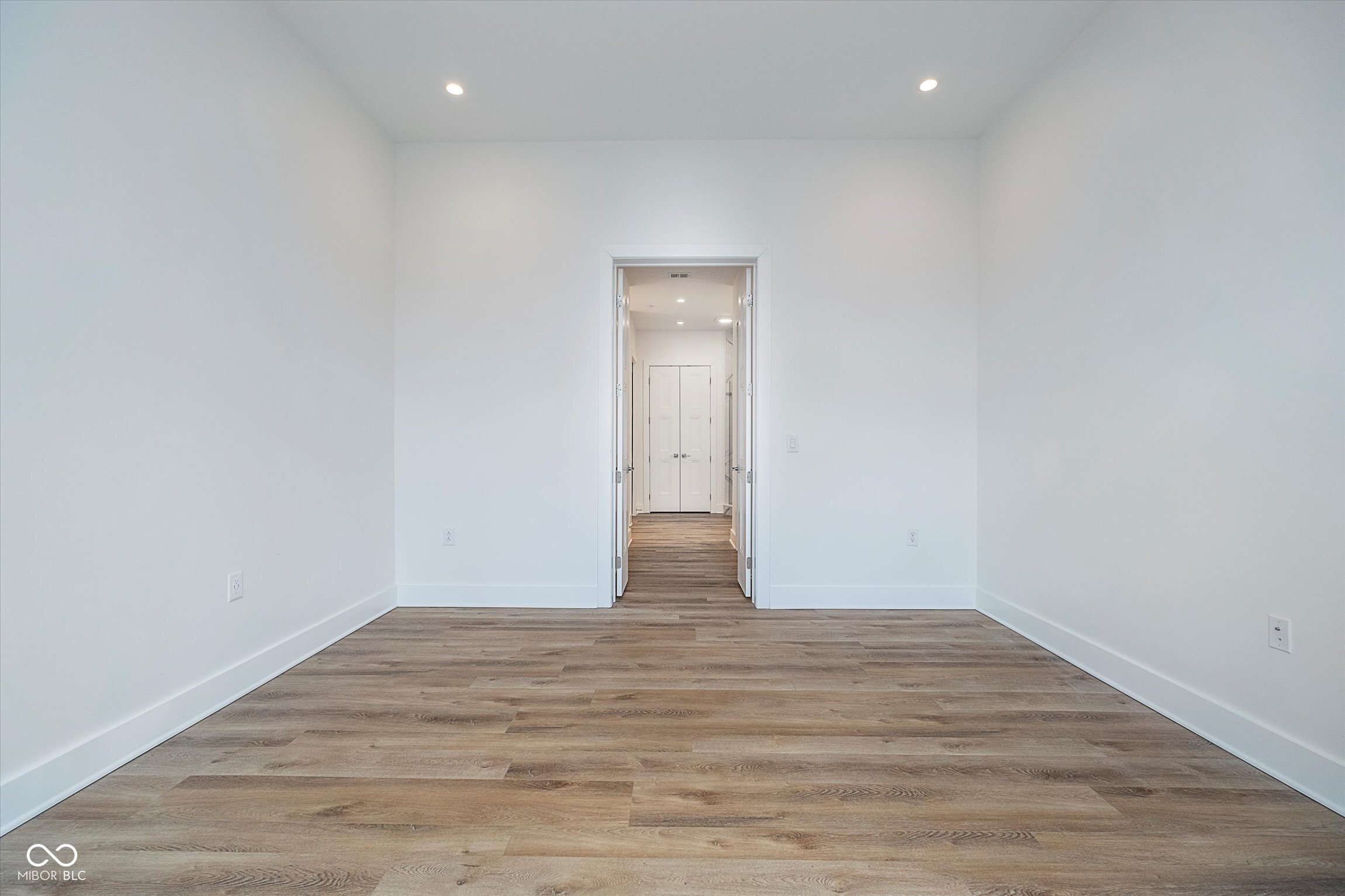 15 W Executive Drive Unit: 104