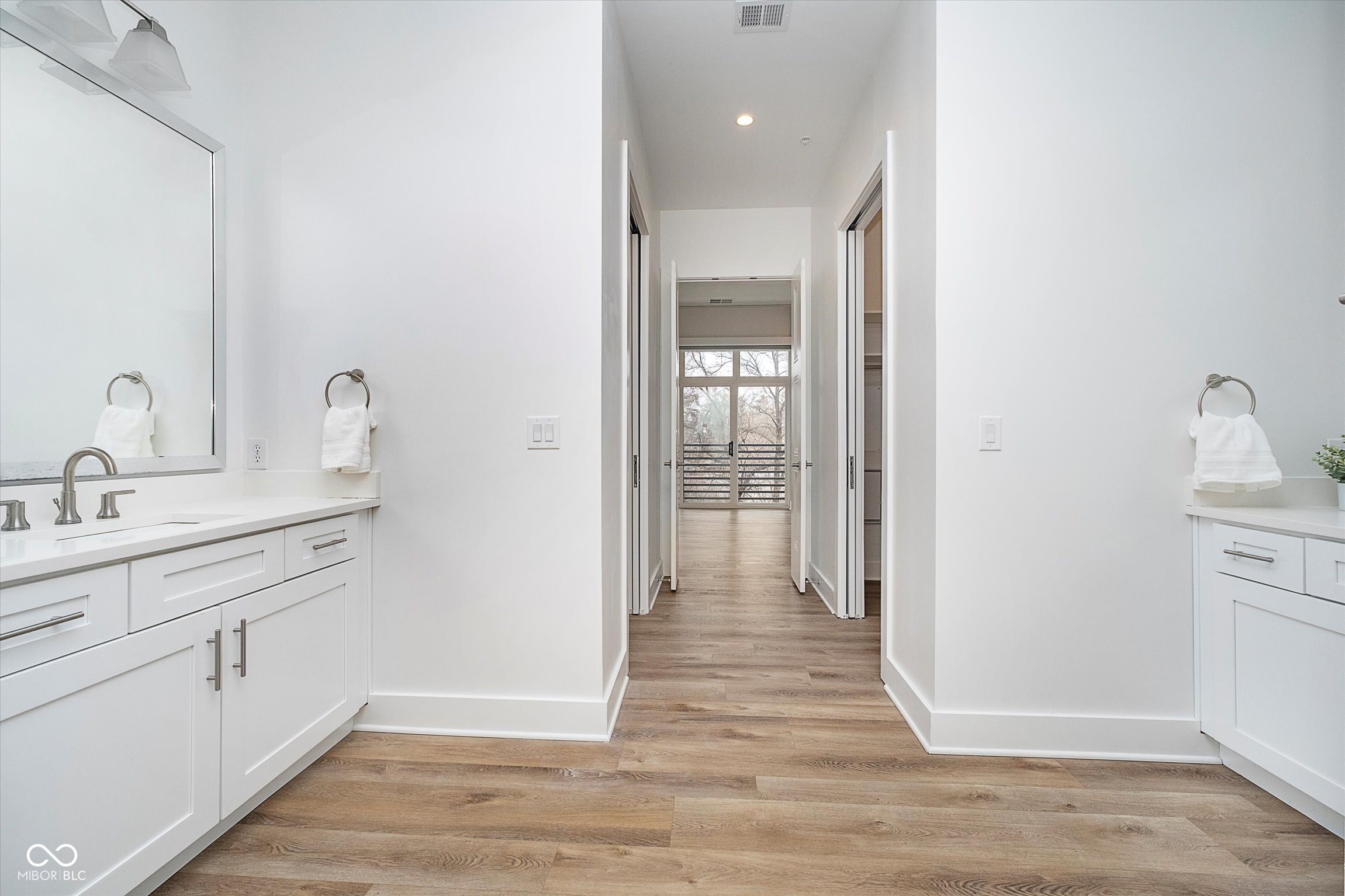 15 W Executive Drive Unit: 104