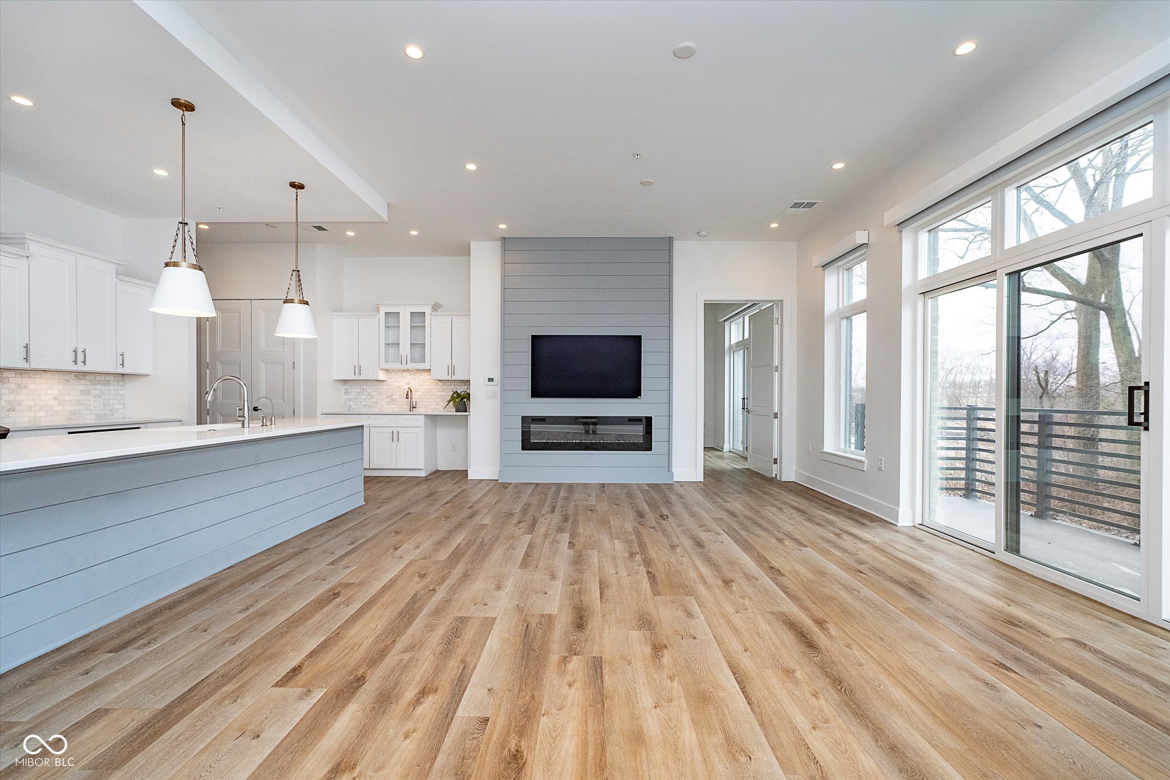 15 W Executive Drive Unit: 104