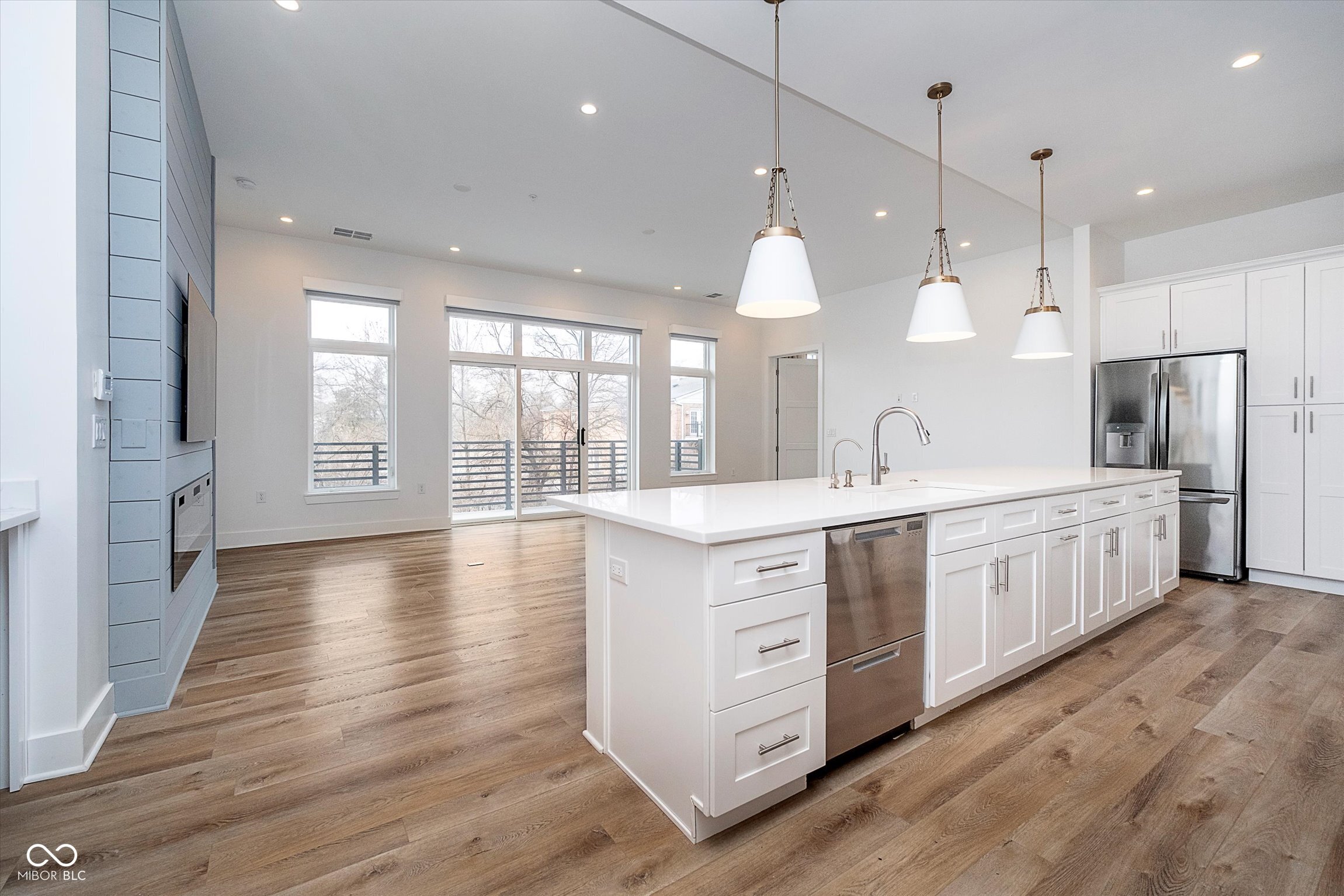 15 W Executive Drive Unit: 104