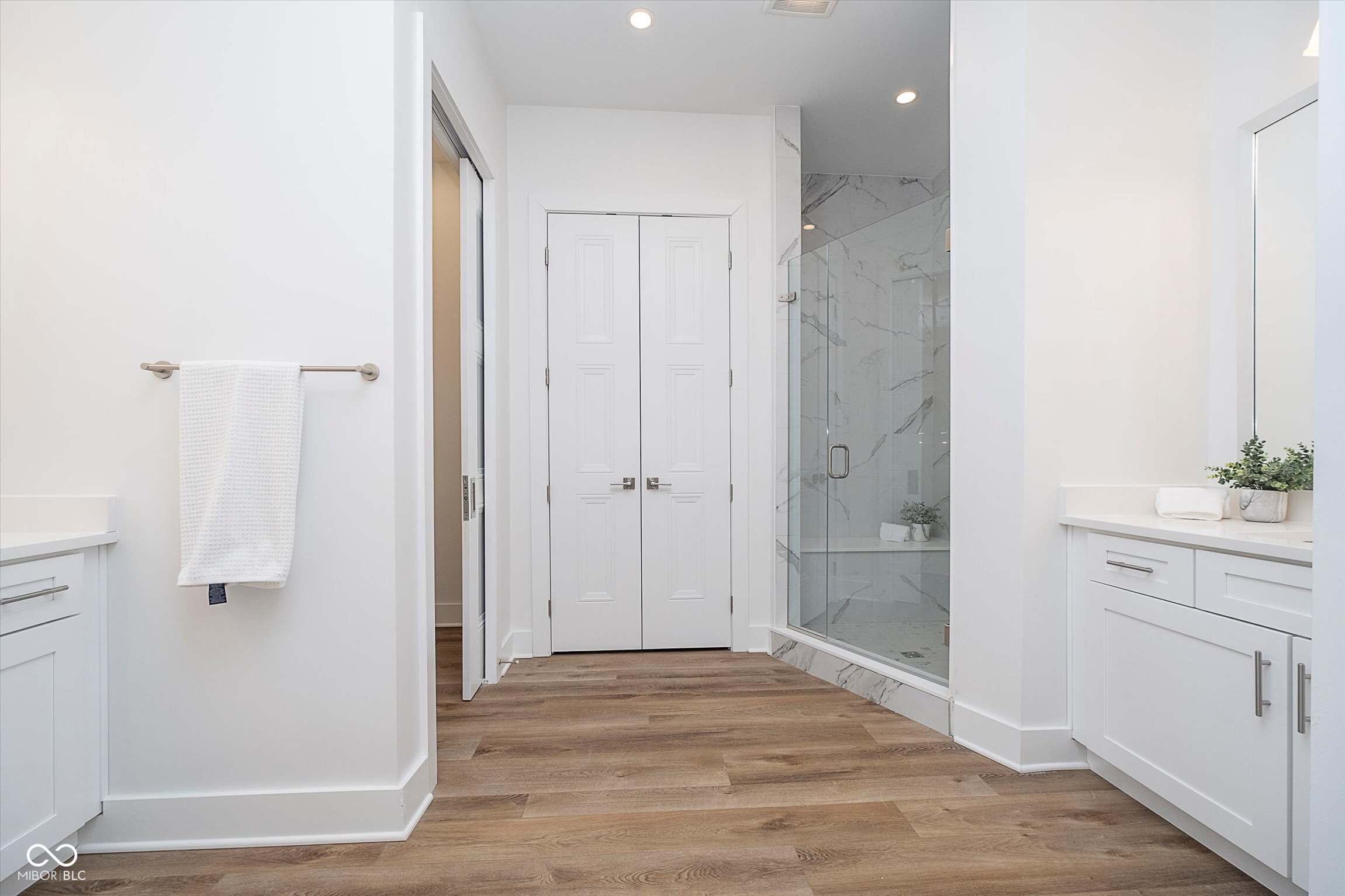 15 W Executive Drive Unit: 104