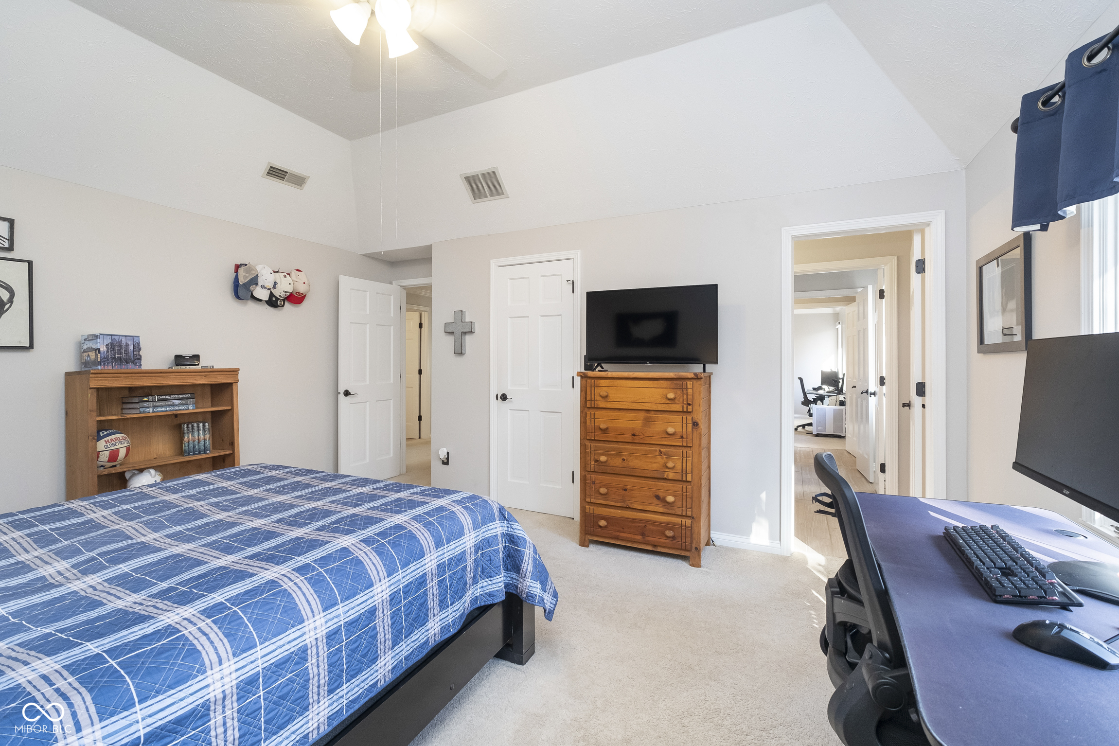 11727 Windpointe Pass