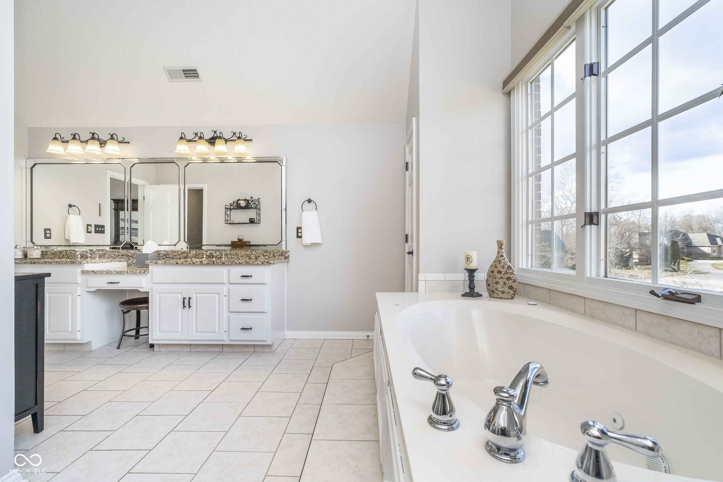 11727 Windpointe Pass