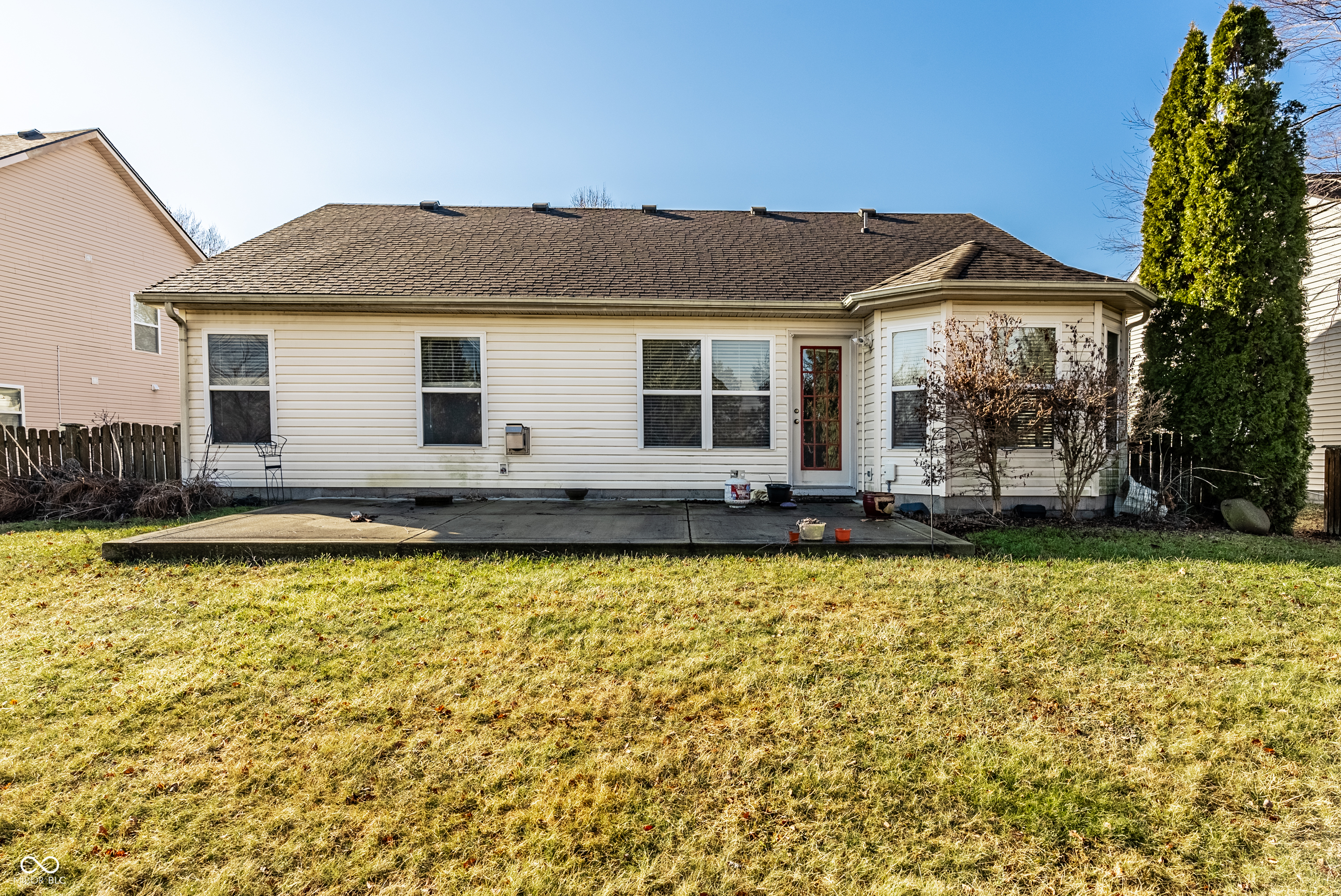 5896 Hollow Oak Trail