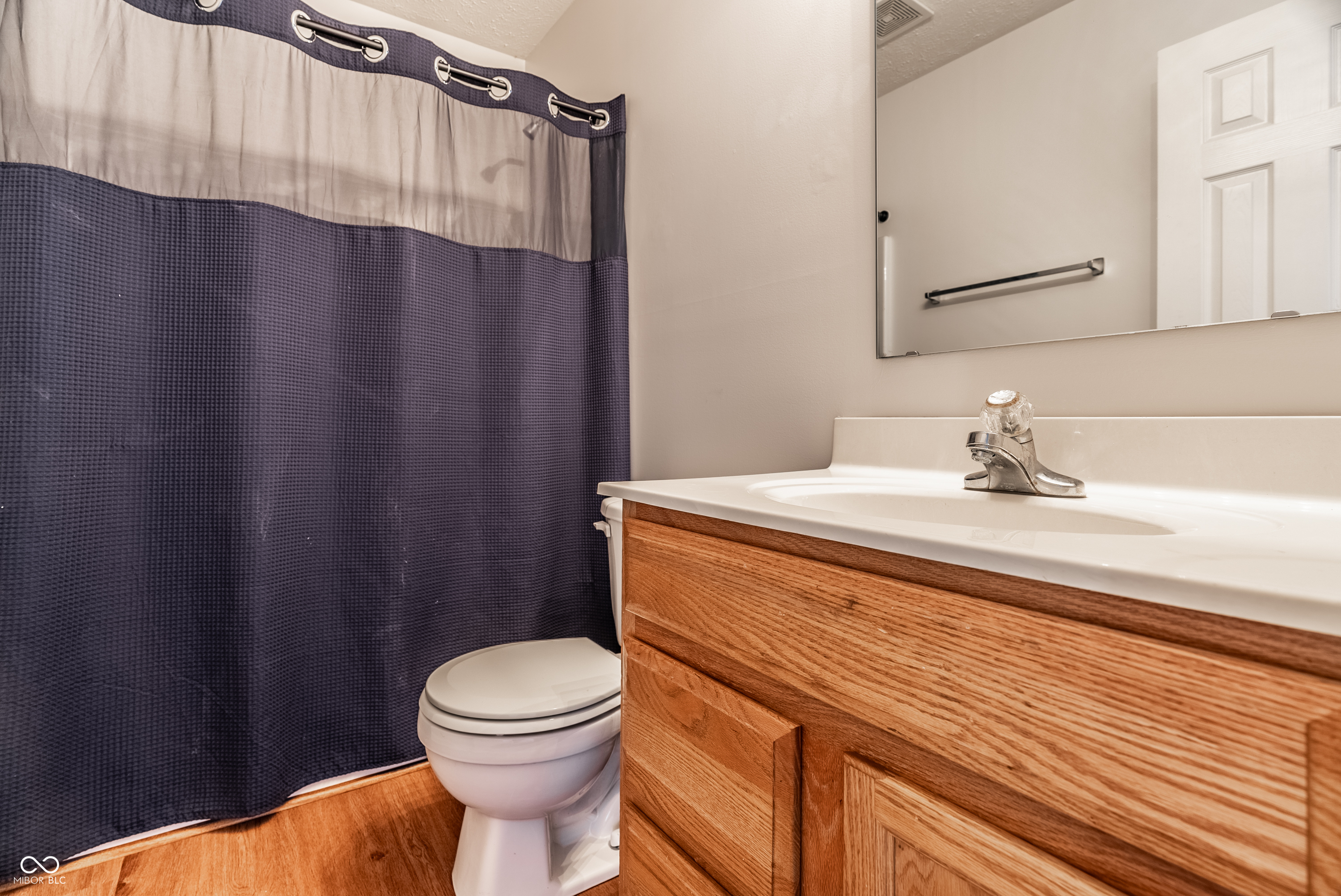 5896 Hollow Oak Trail