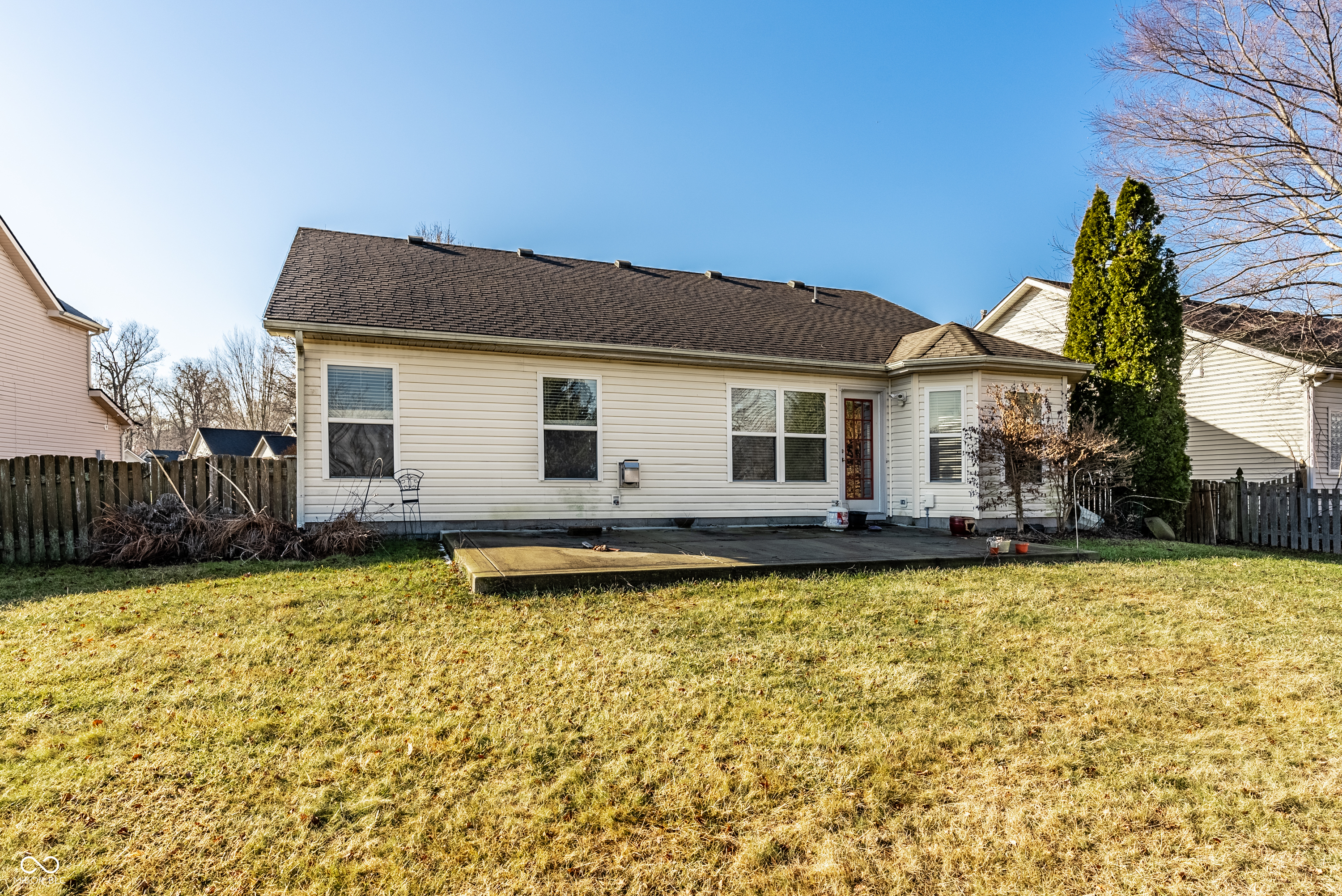 5896 Hollow Oak Trail