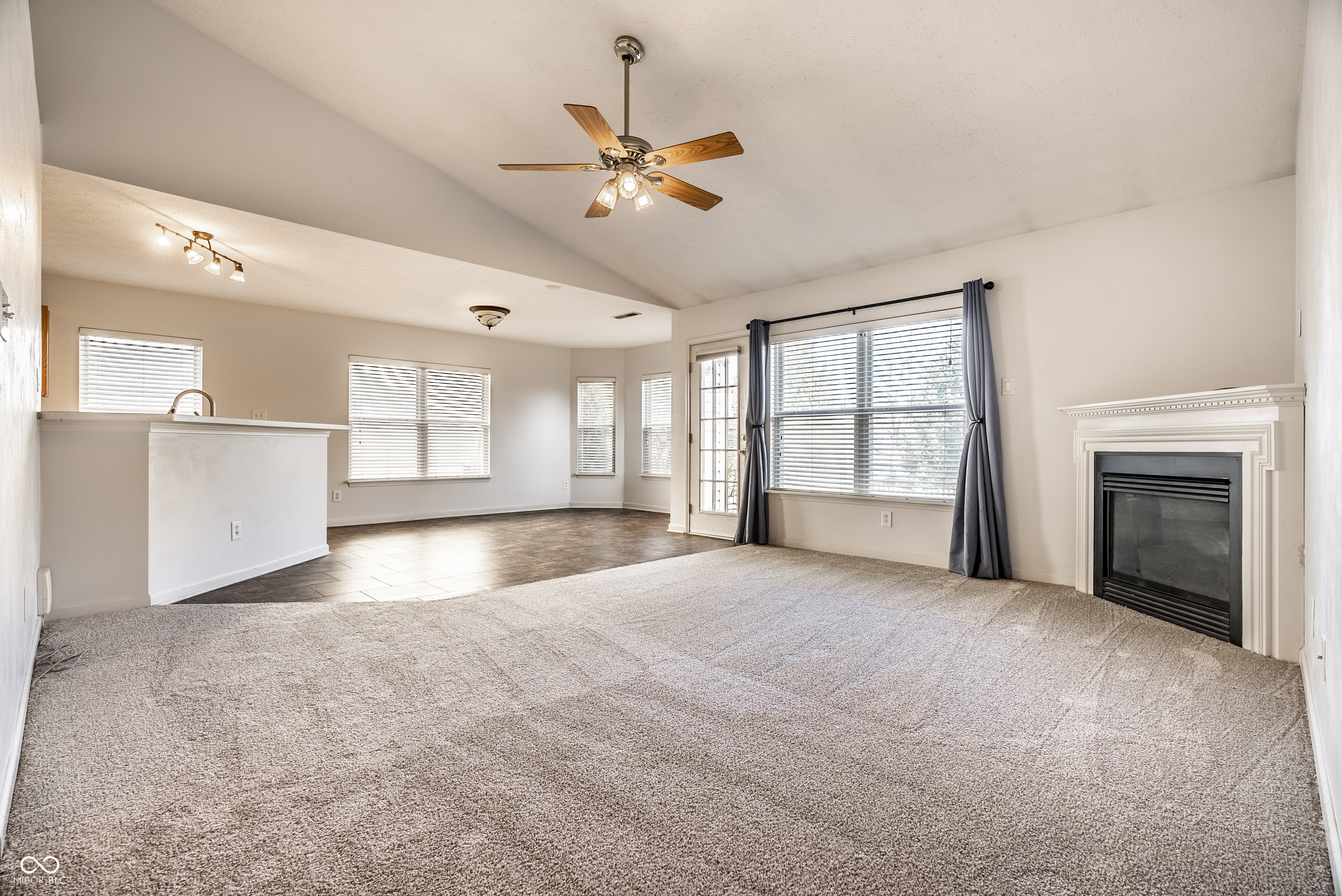 5896 Hollow Oak Trail