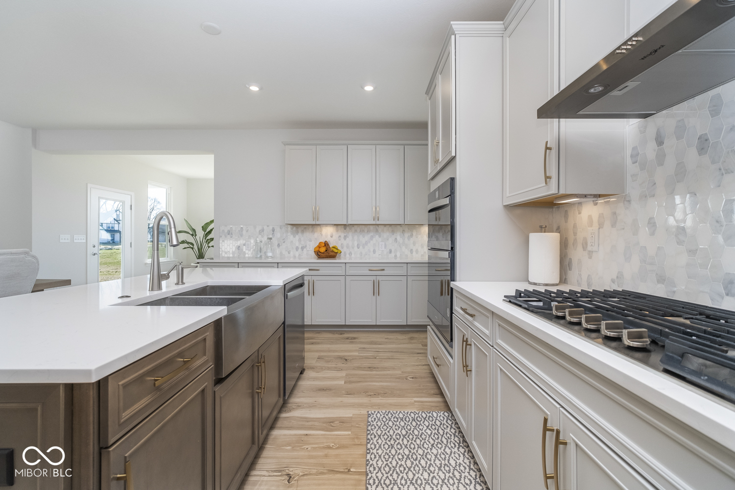 6609 N Dogwood Drive