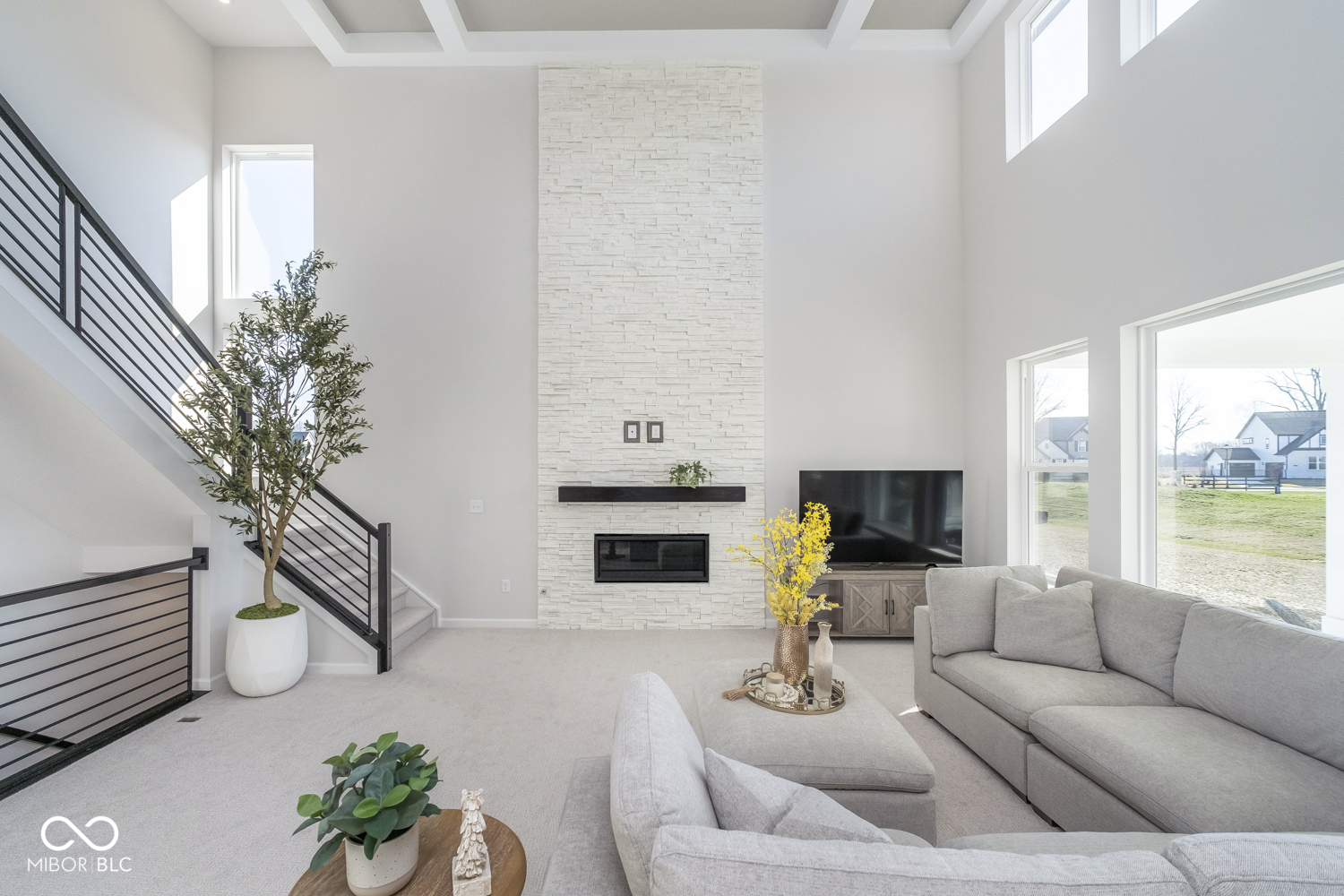 6609 N Dogwood Drive