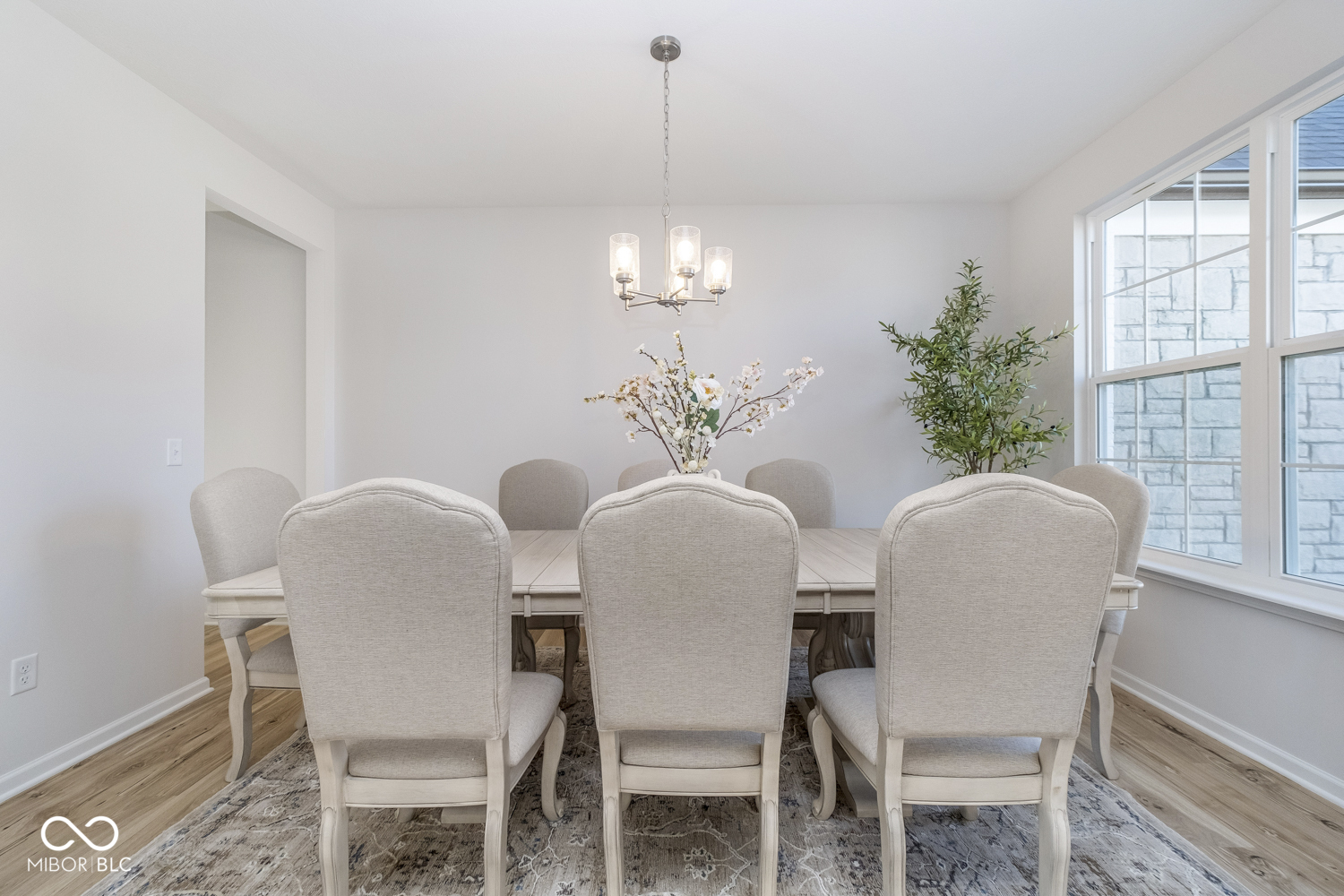 6609 N Dogwood Drive