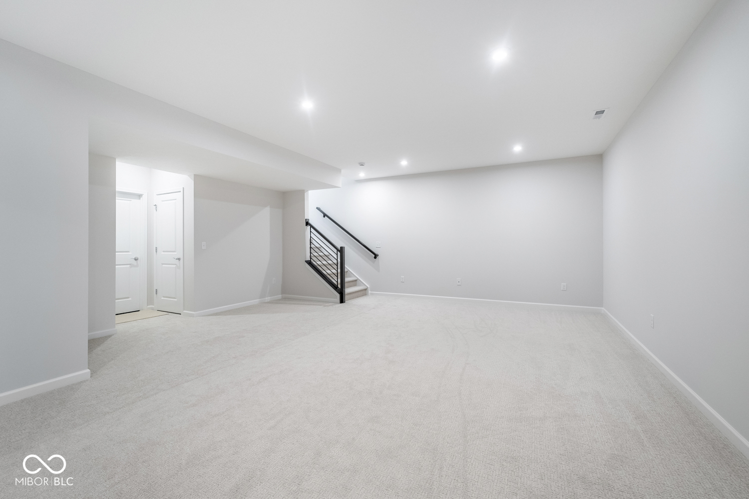 6609 N Dogwood Drive