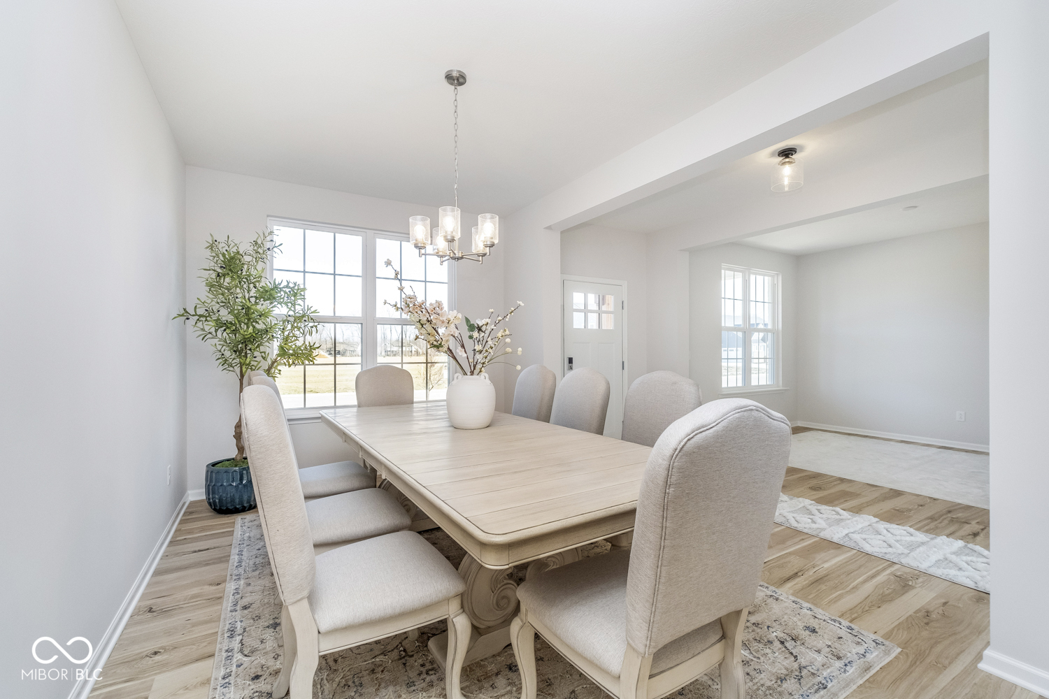 6609 N Dogwood Drive