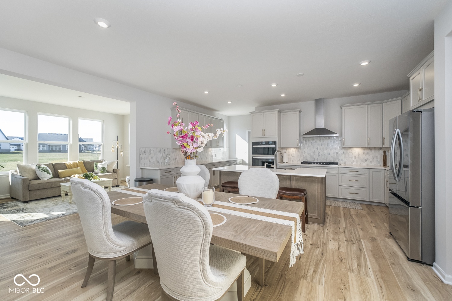 6609 N Dogwood Drive