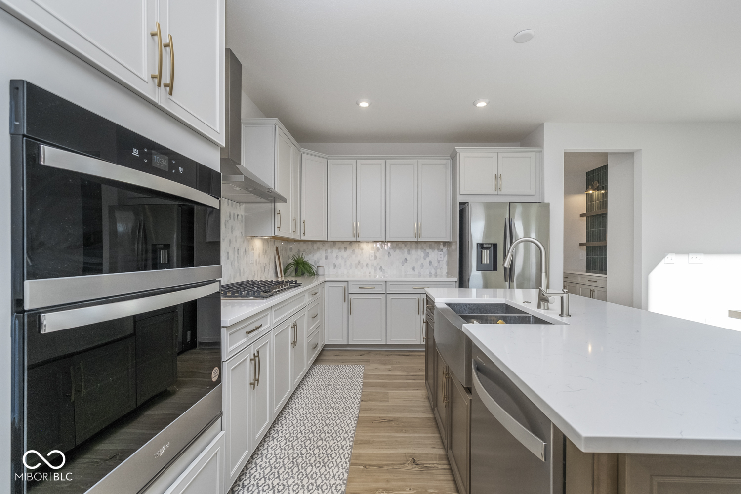 6609 N Dogwood Drive