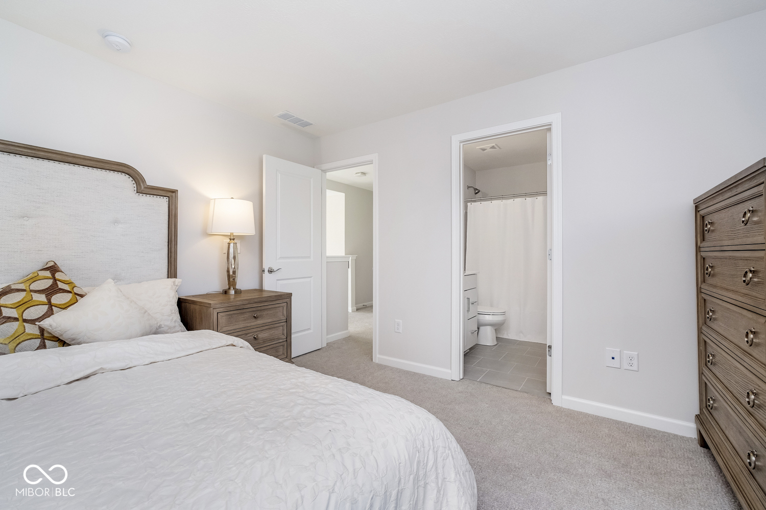 6609 N Dogwood Drive