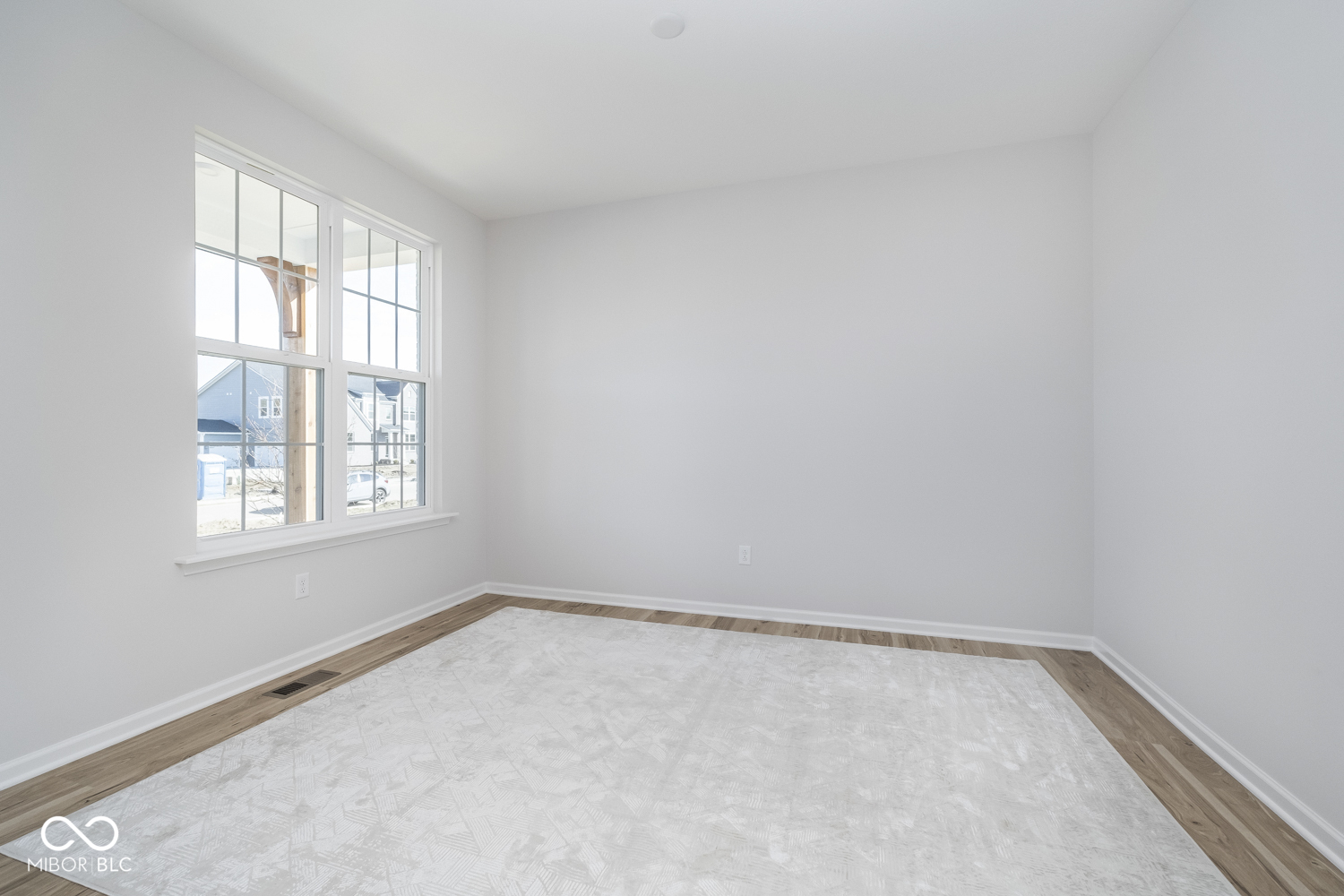 6609 N Dogwood Drive