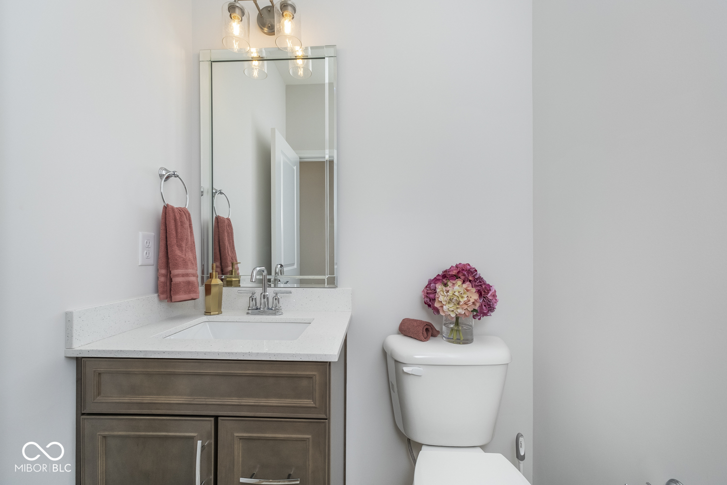 6609 N Dogwood Drive