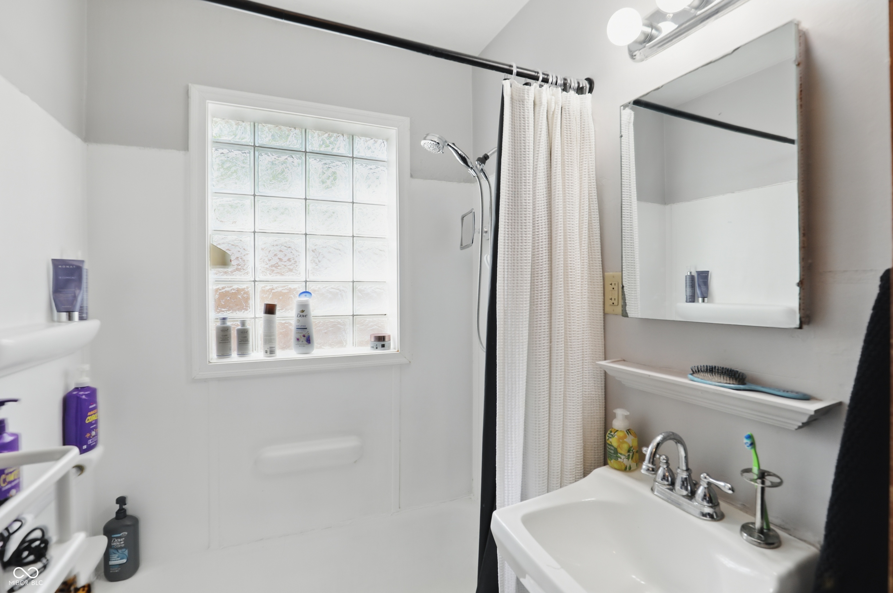 4610 Rookwood Avenue