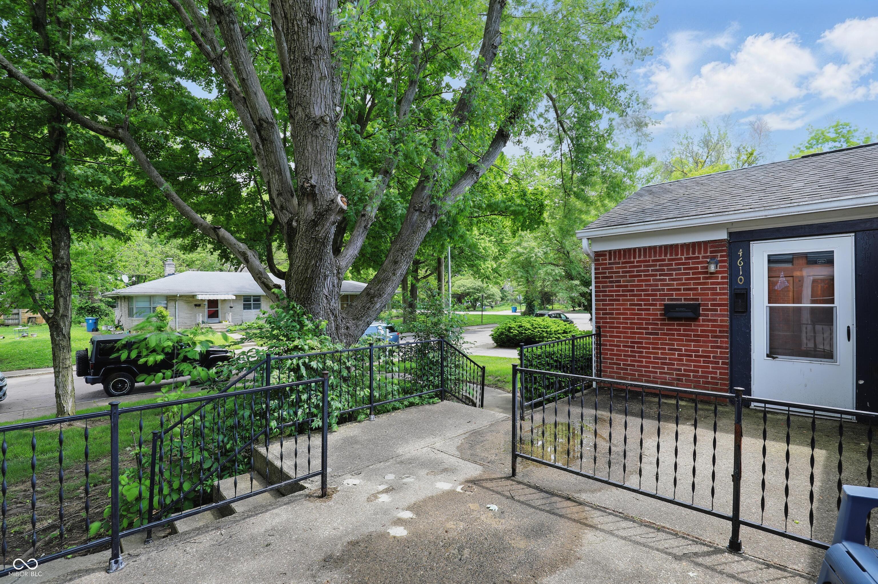 4610 Rookwood Avenue