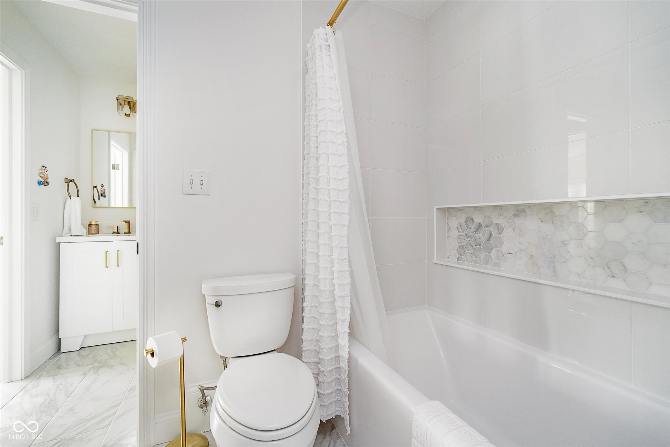 12192 Woods Bay Place