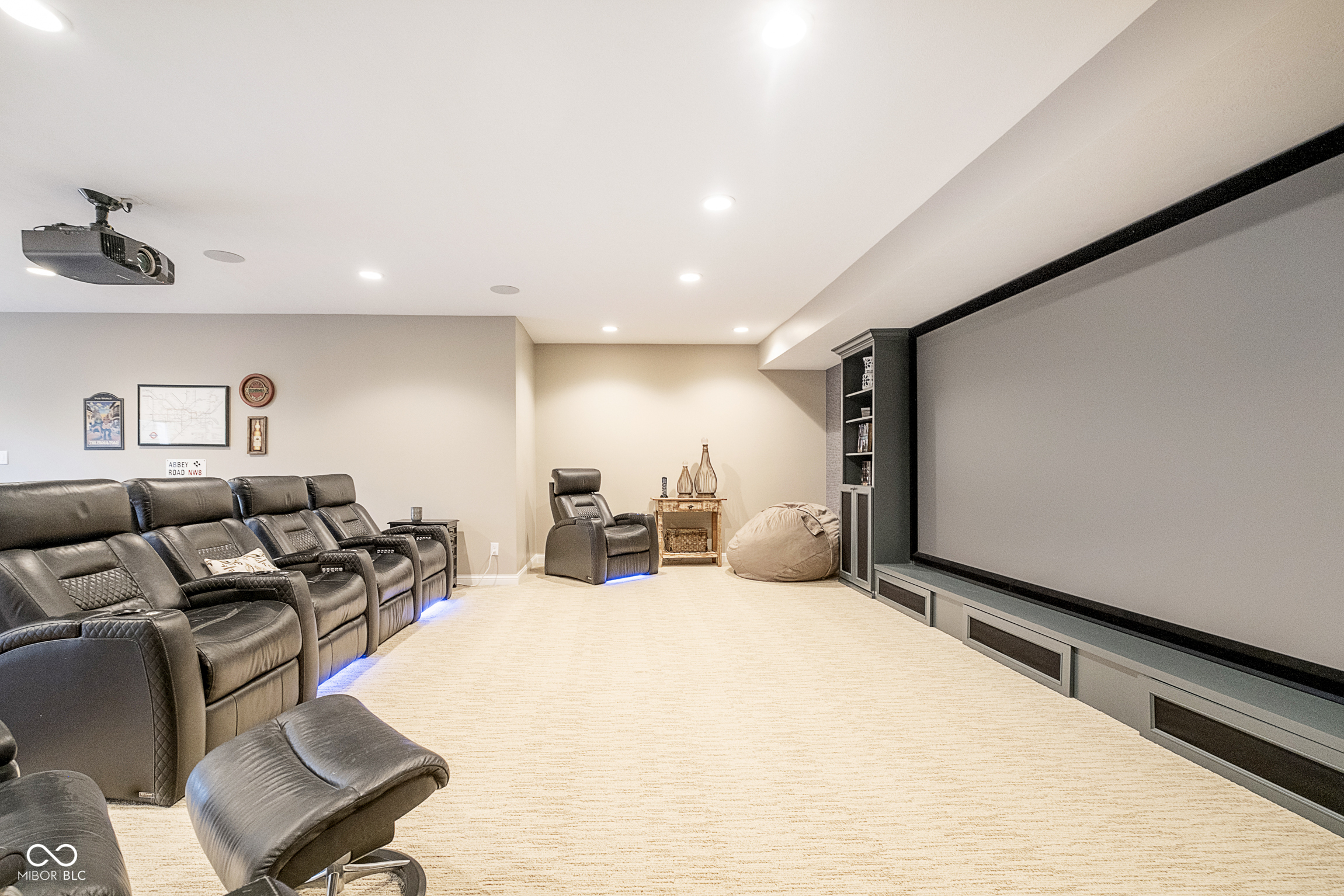 12192 Woods Bay Place