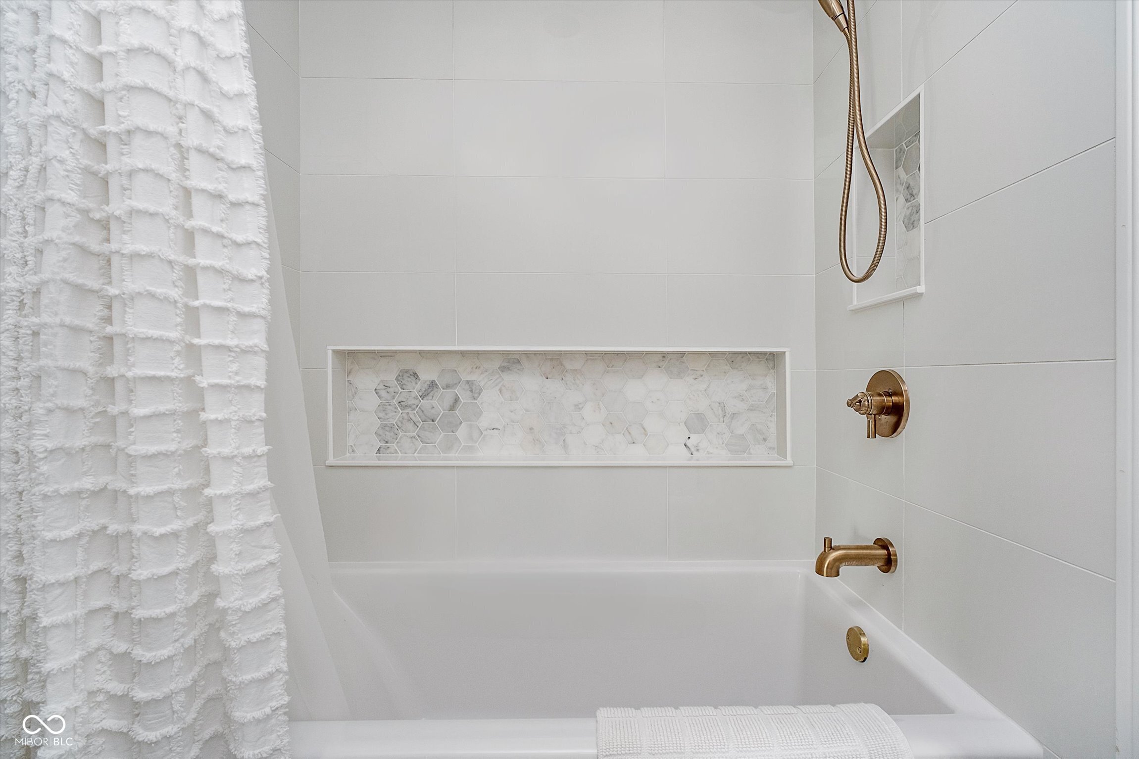 12192 Woods Bay Place