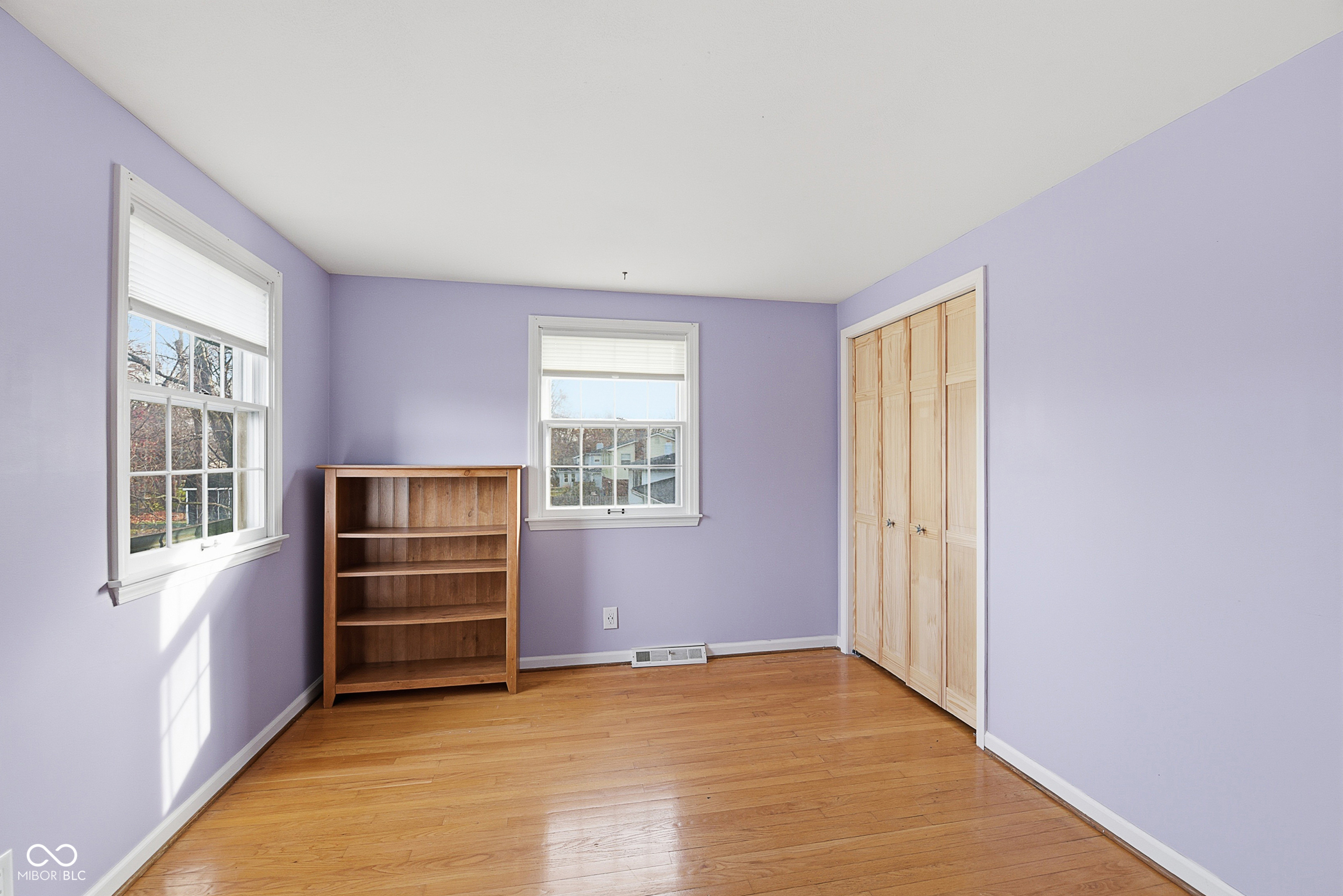 2704 Lakewood Drive N