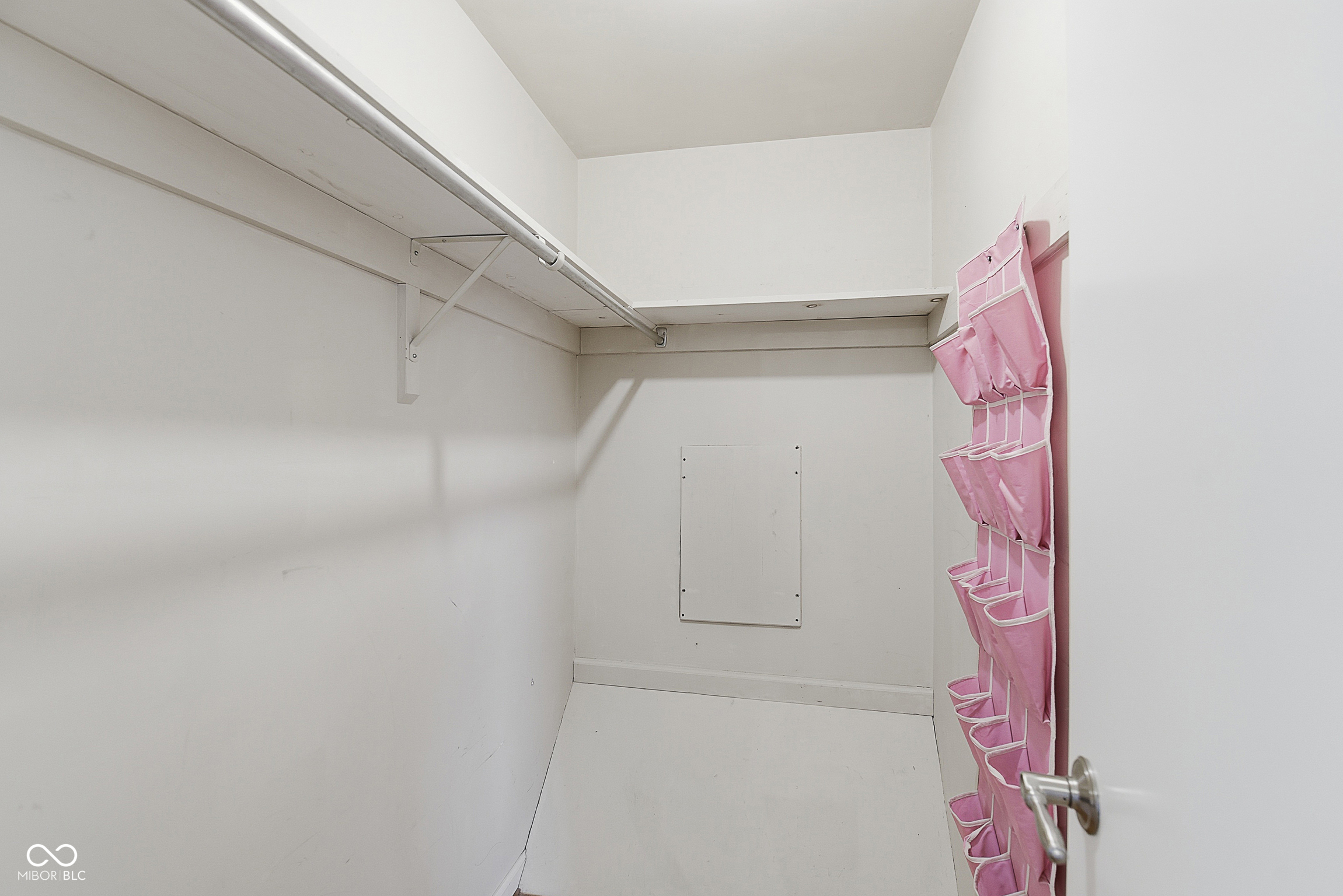 2704 Lakewood Drive N