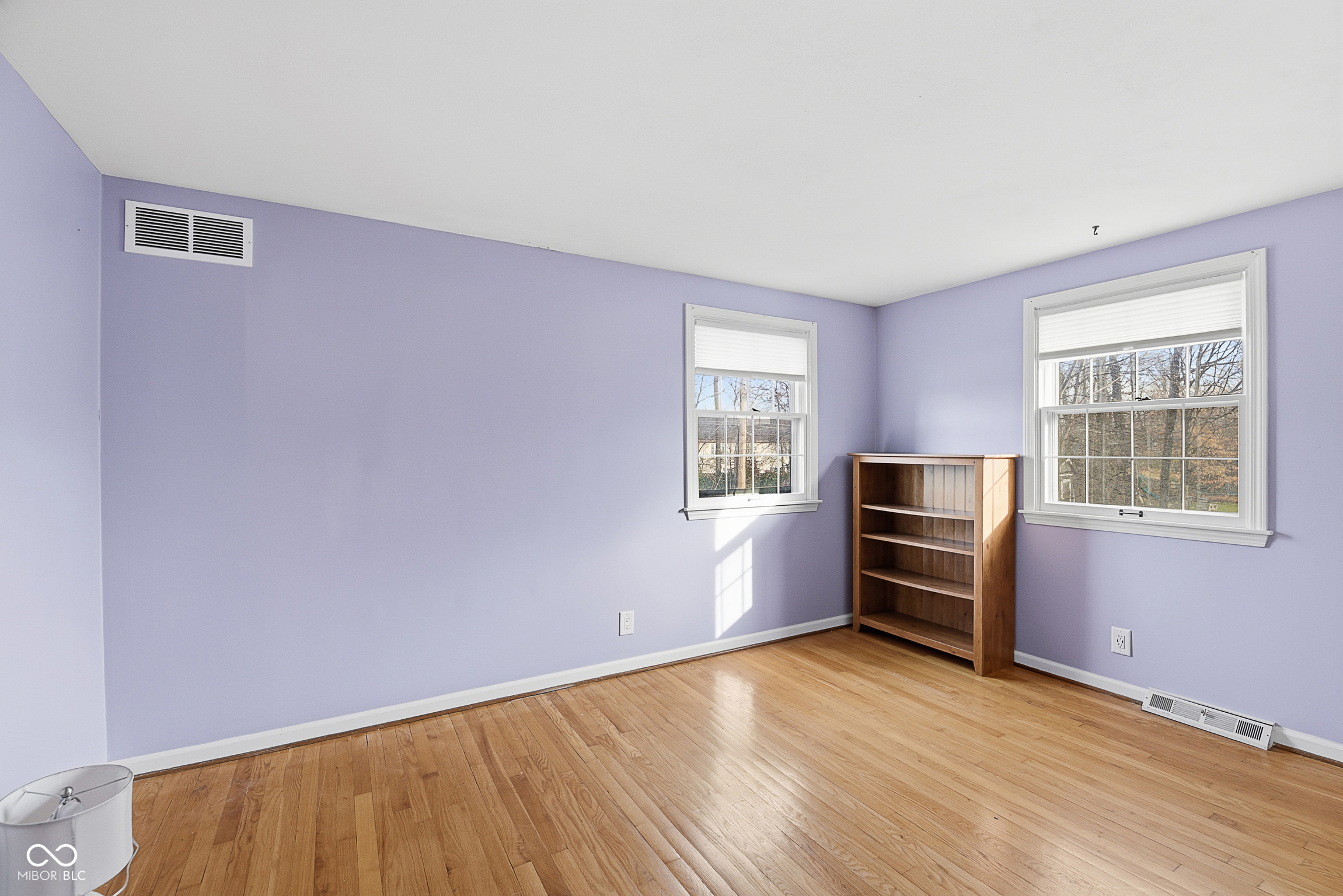 2704 Lakewood Drive N