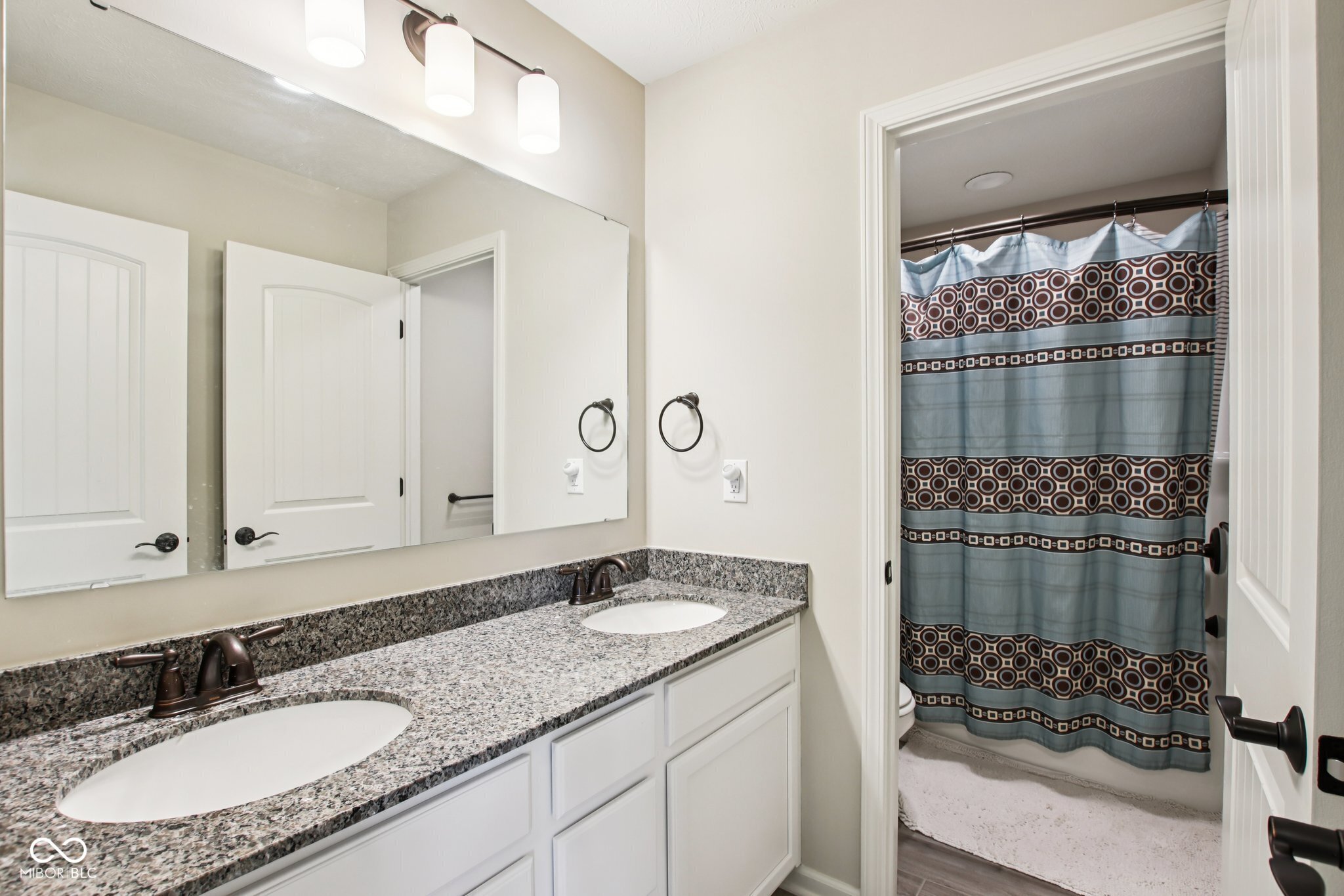 6596 Overlander Lane