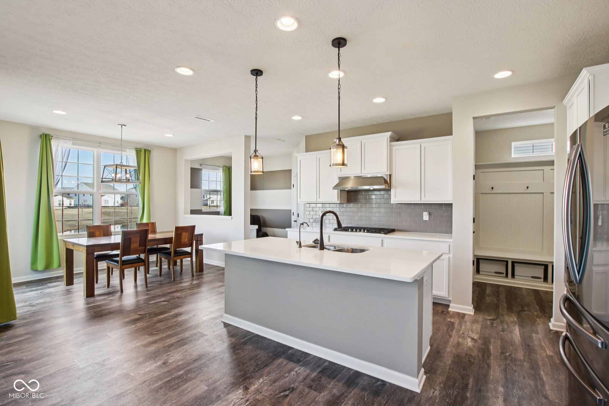 6596 Overlander Lane