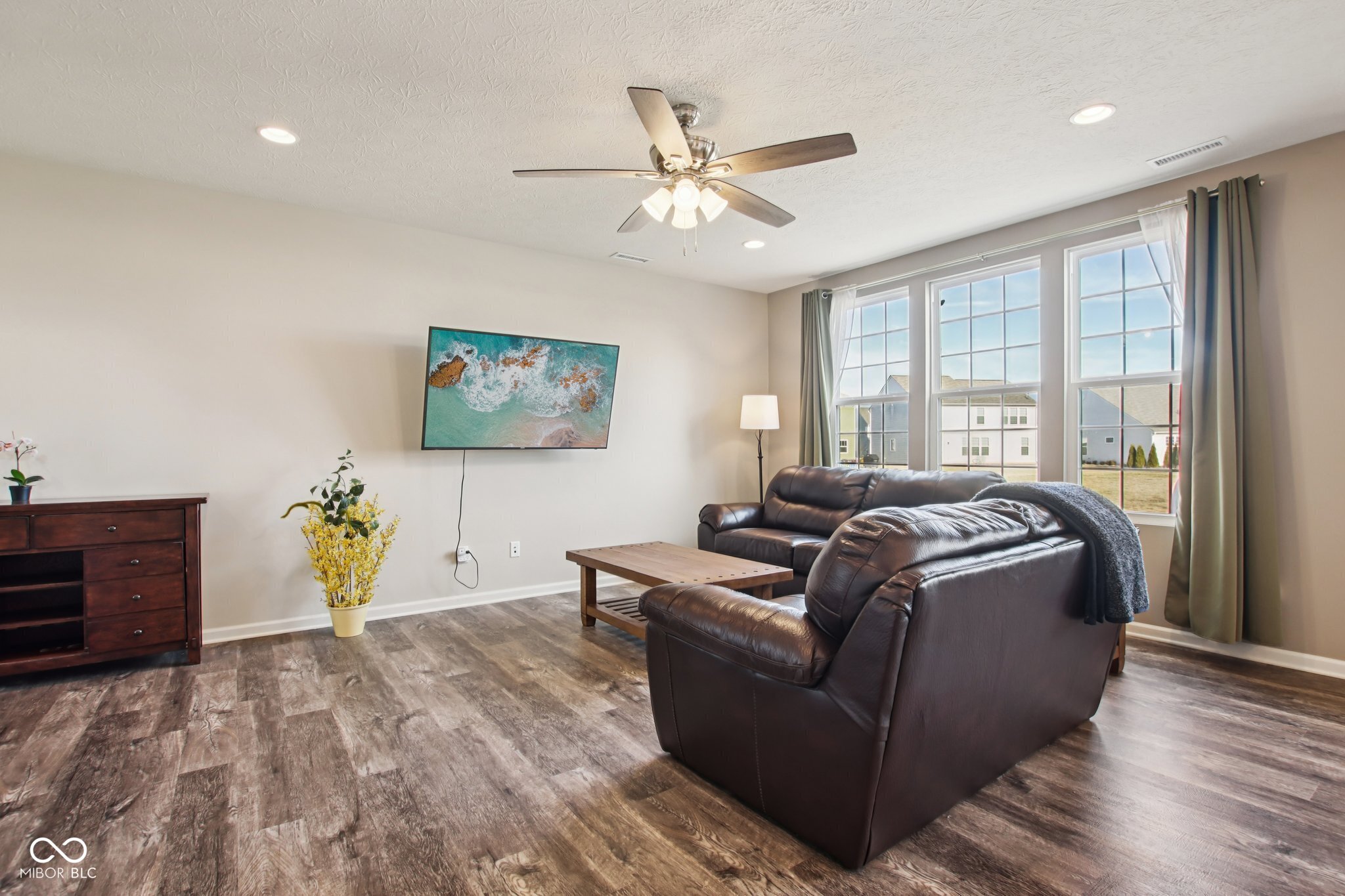 6596 Overlander Lane