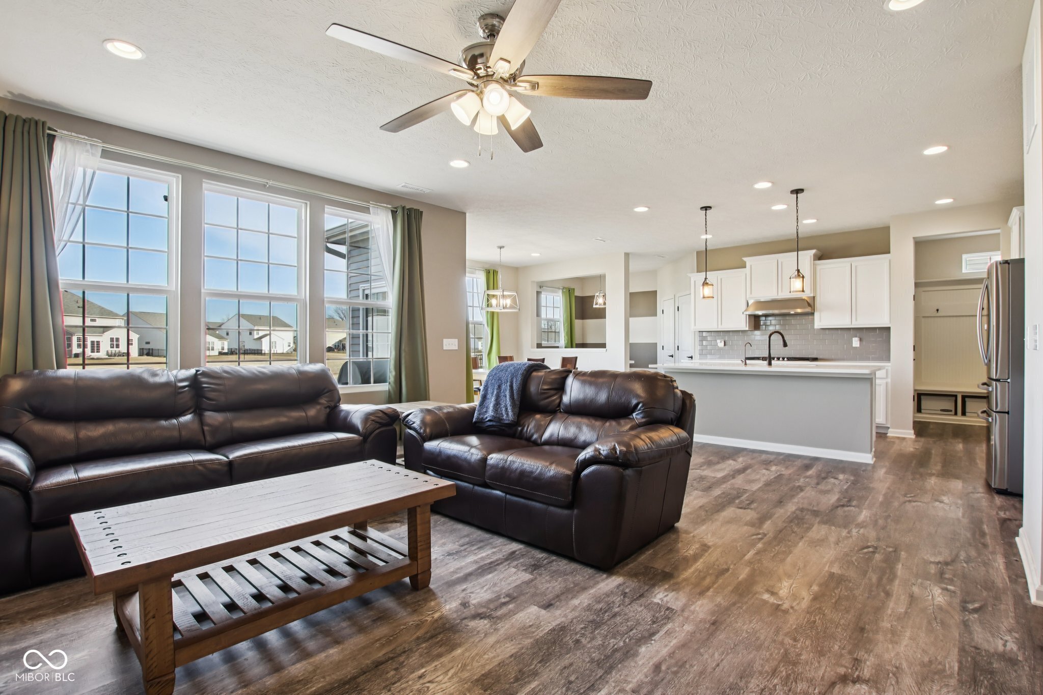 6596 Overlander Lane