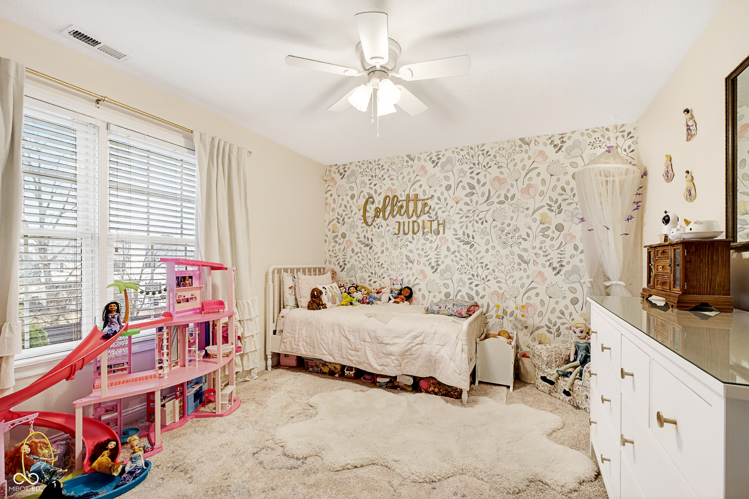 8999 Hearthstone Drive