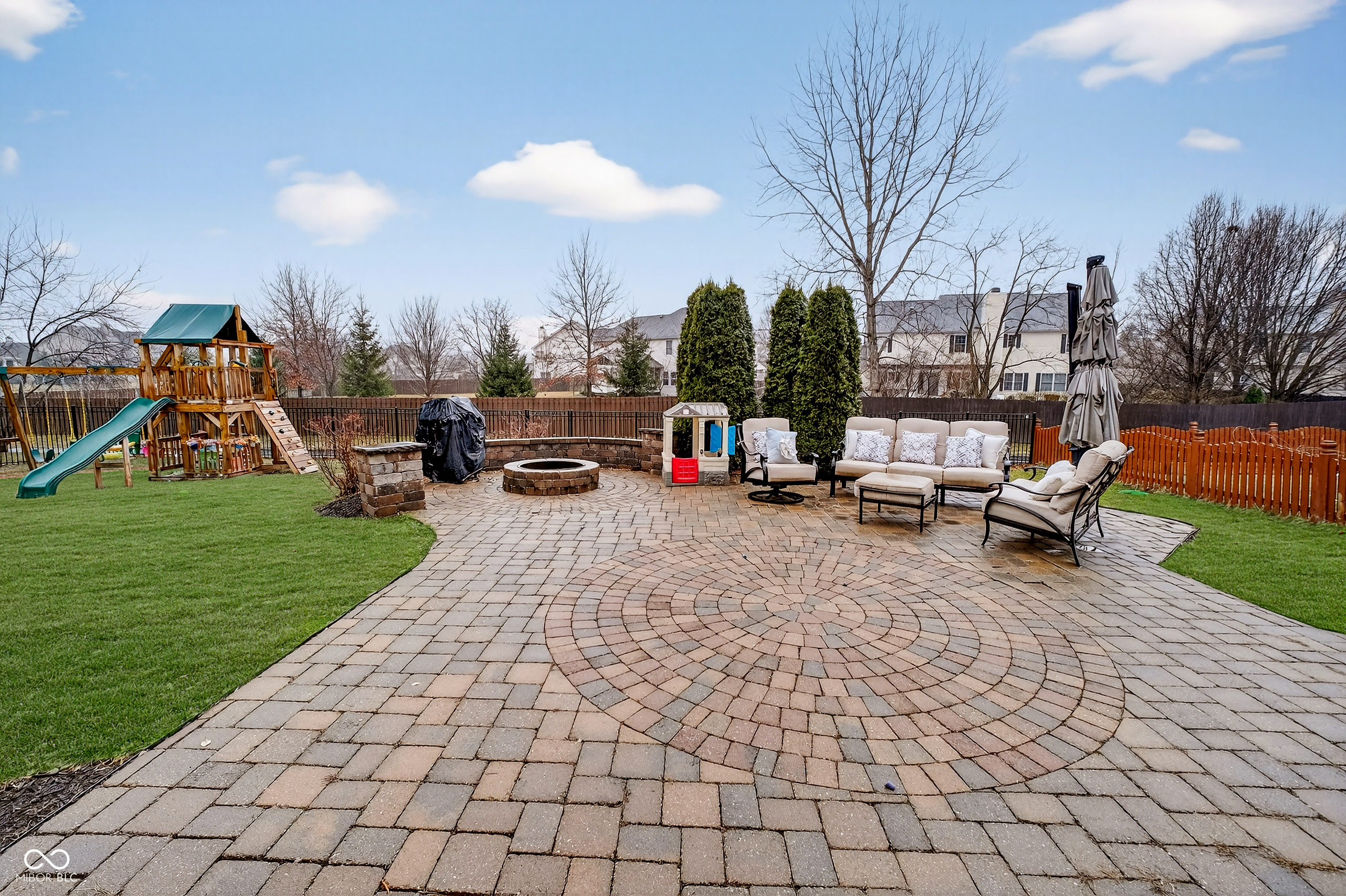 8999 Hearthstone Drive