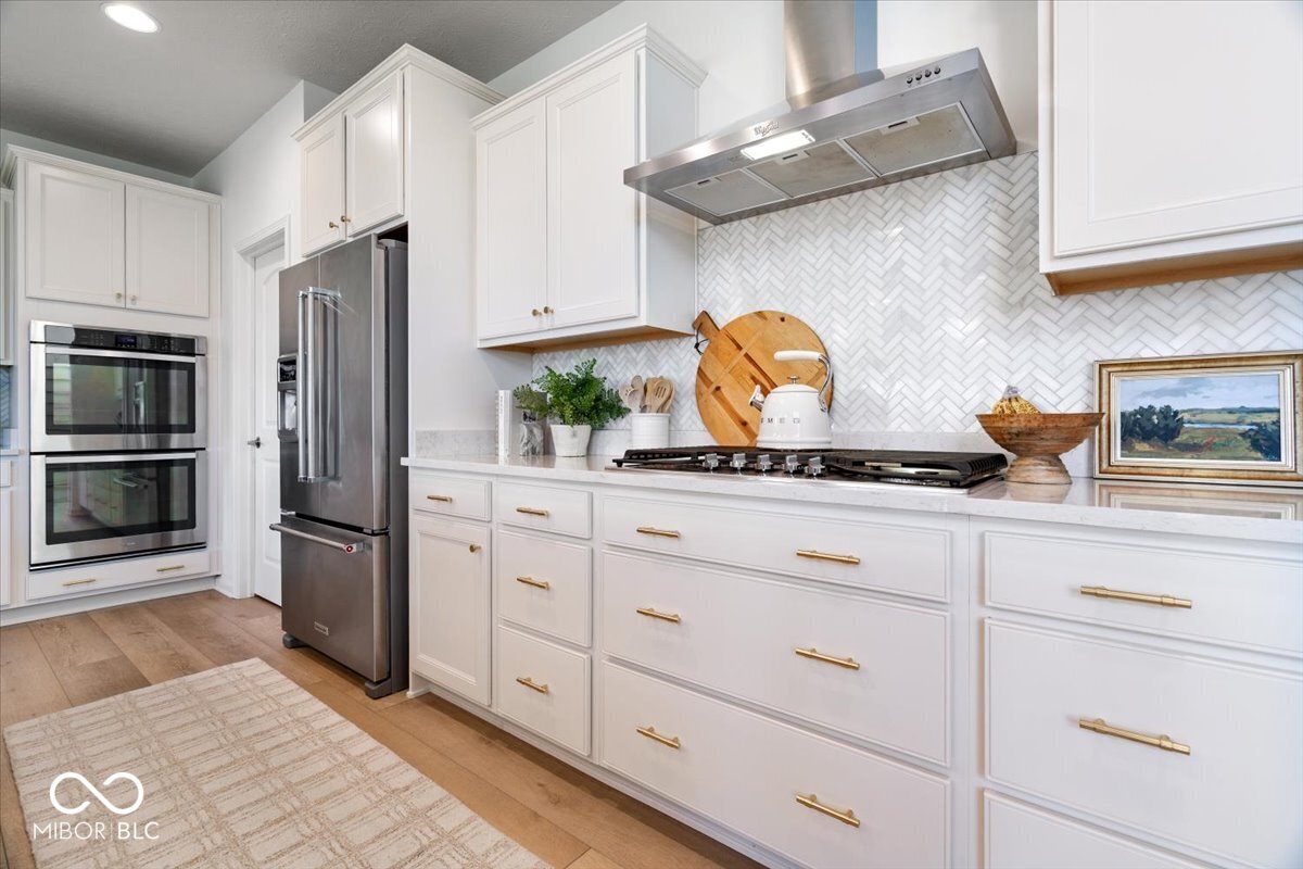 15800 Longship Court