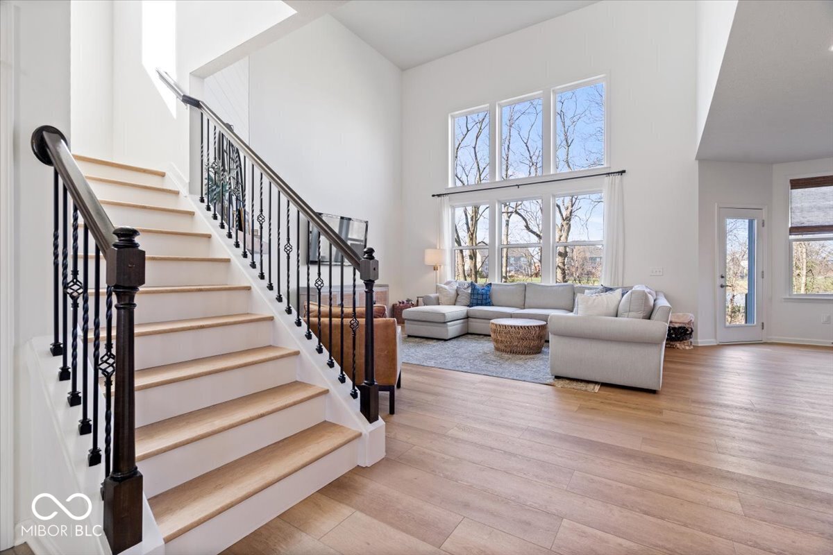 15800 Longship Court