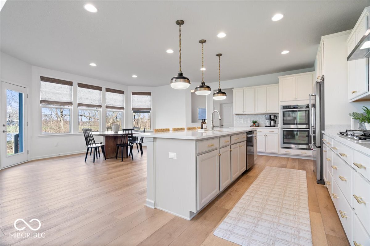 15800 Longship Court