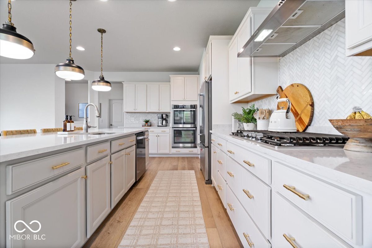 15800 Longship Court